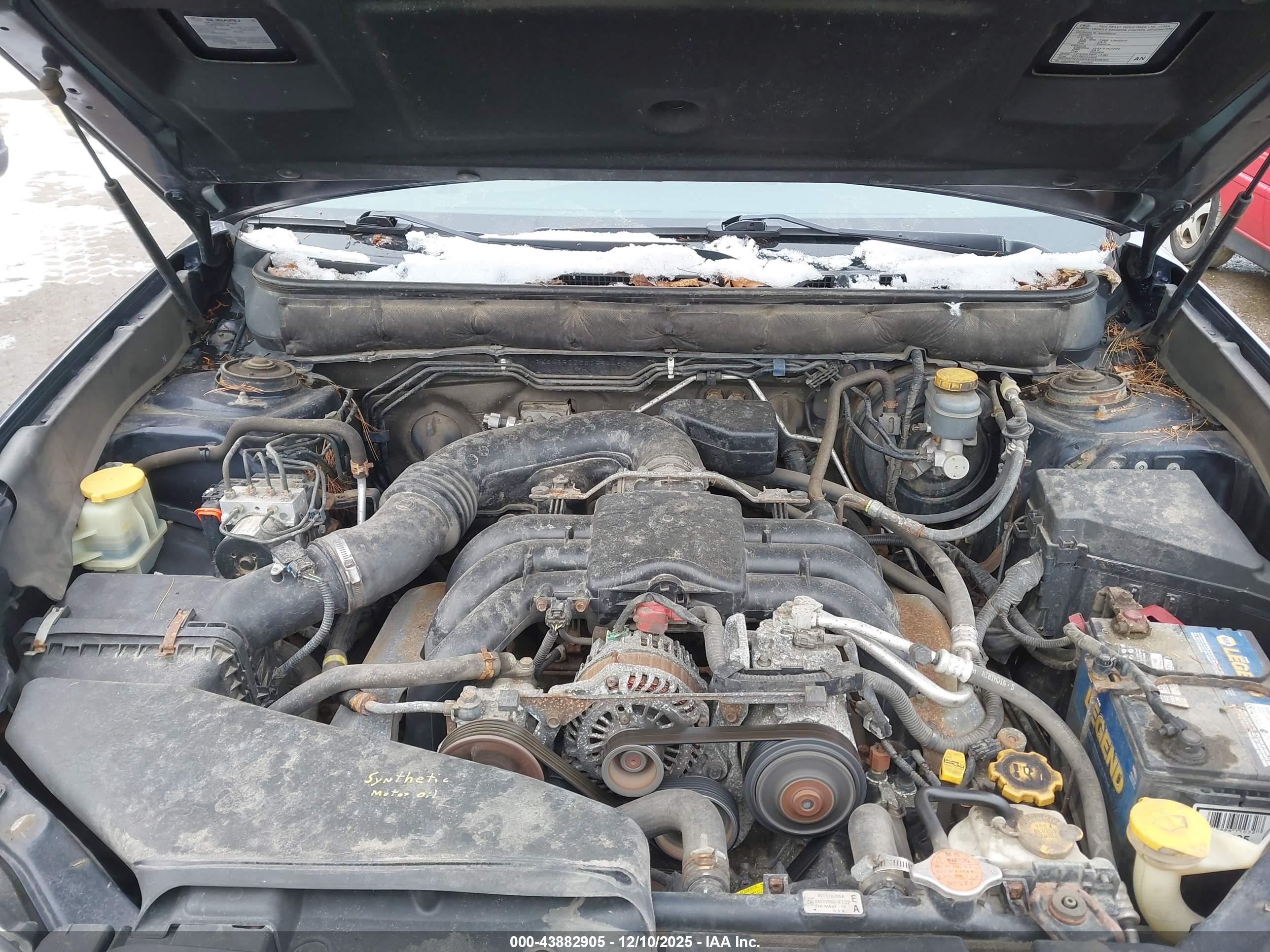 SUBARU OUTBACK image 10