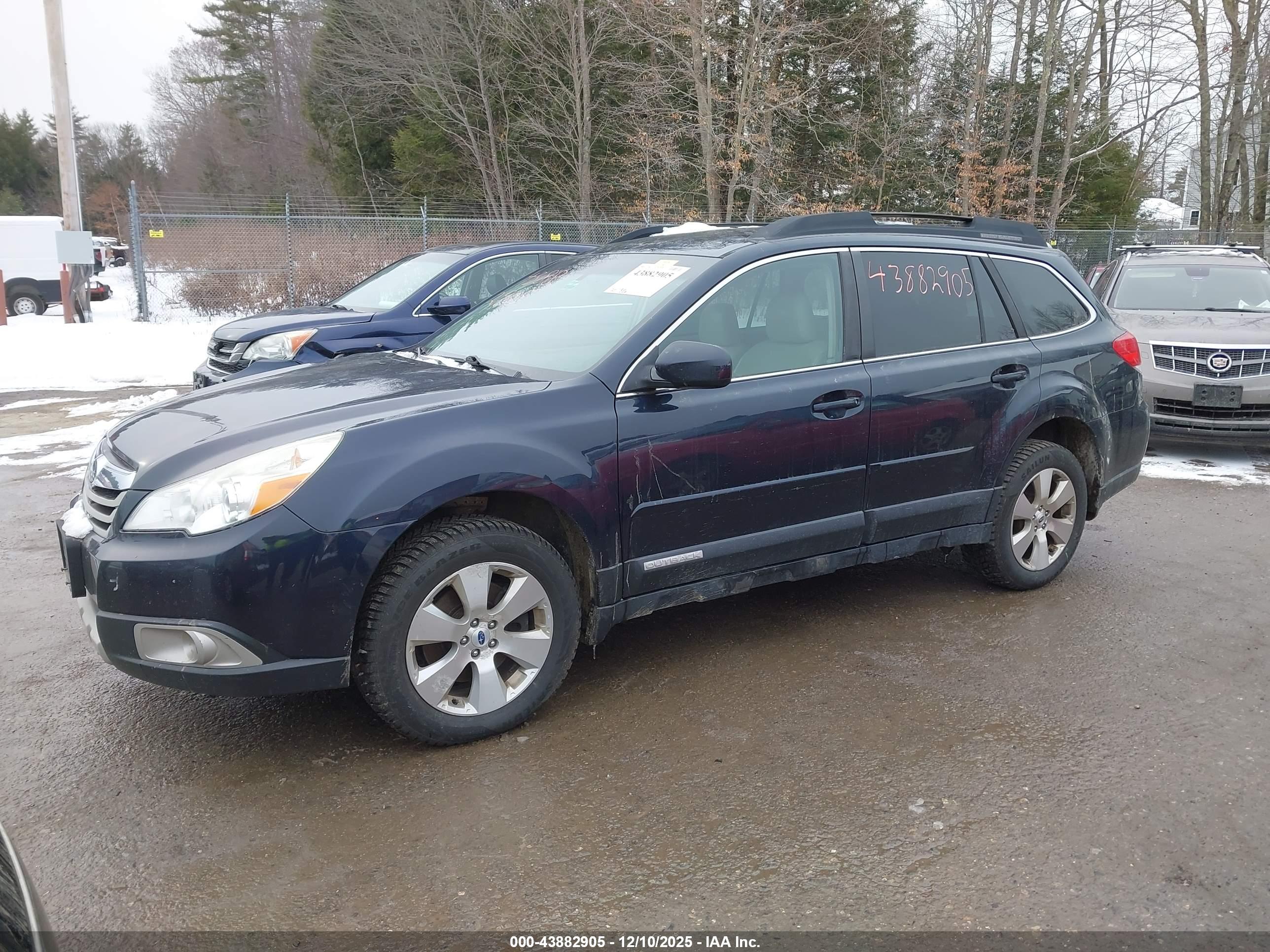 SUBARU OUTBACK image 2
