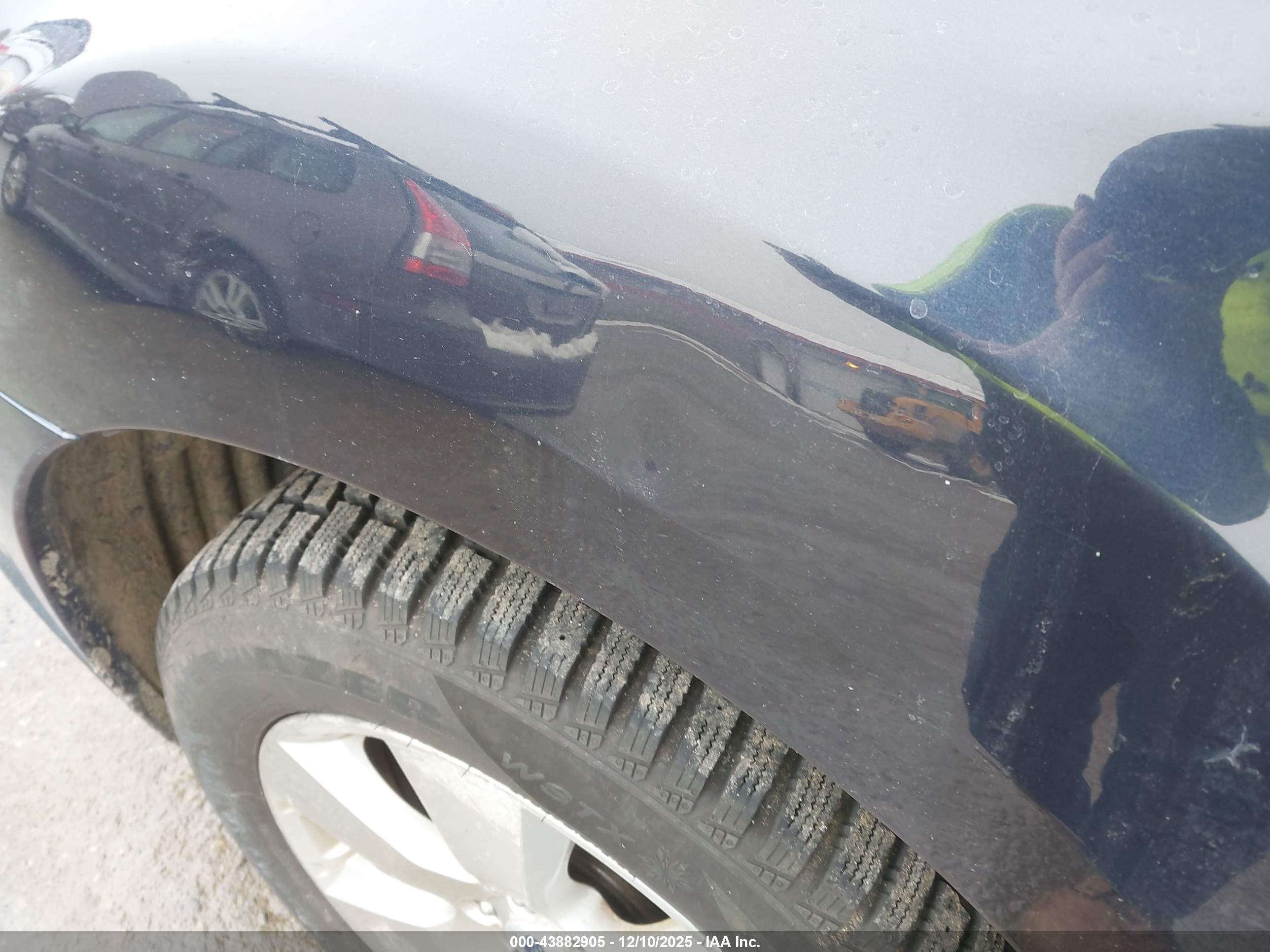 SUBARU OUTBACK image 6
