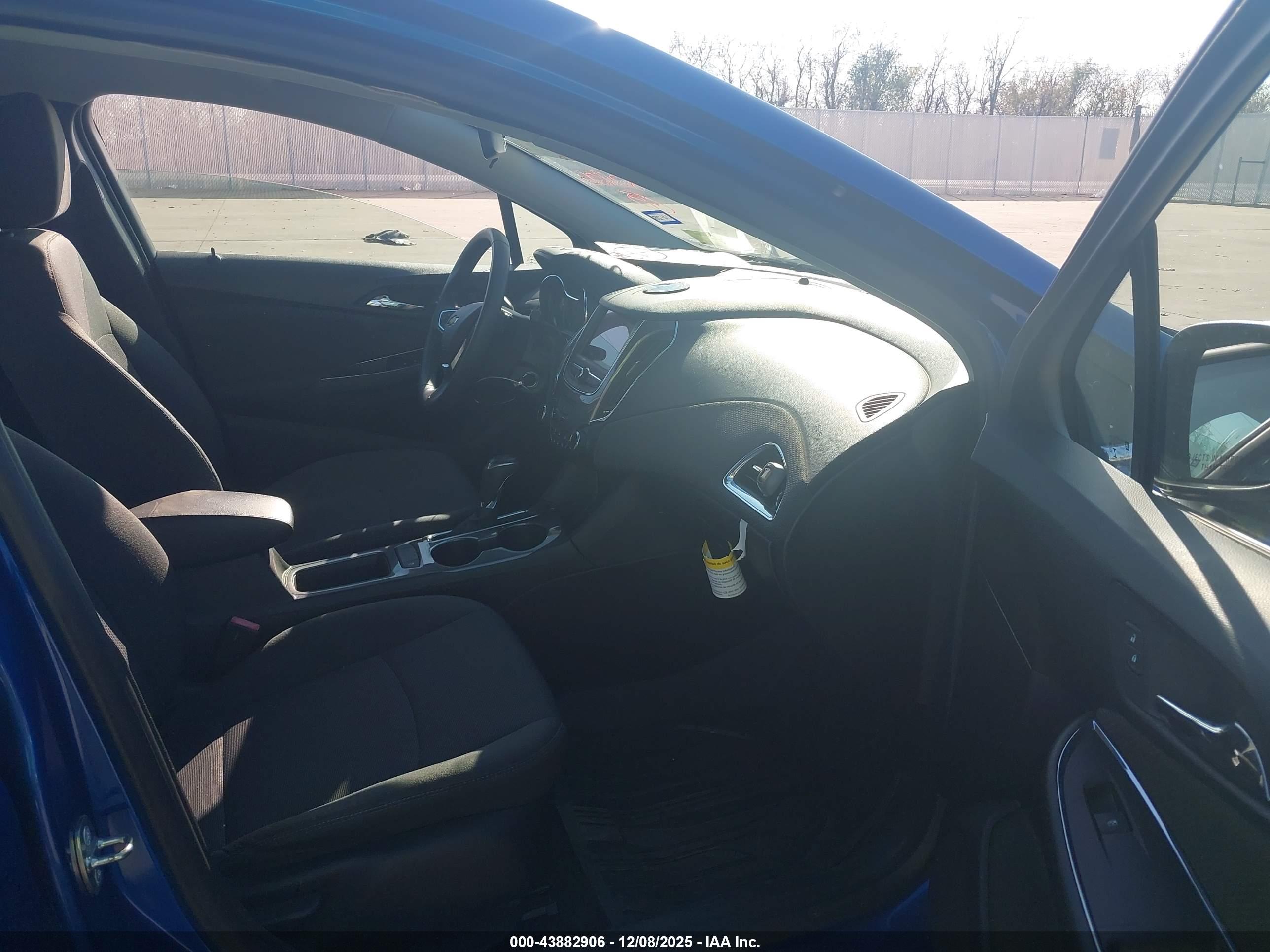 CHEVROLET CRUZE image 5