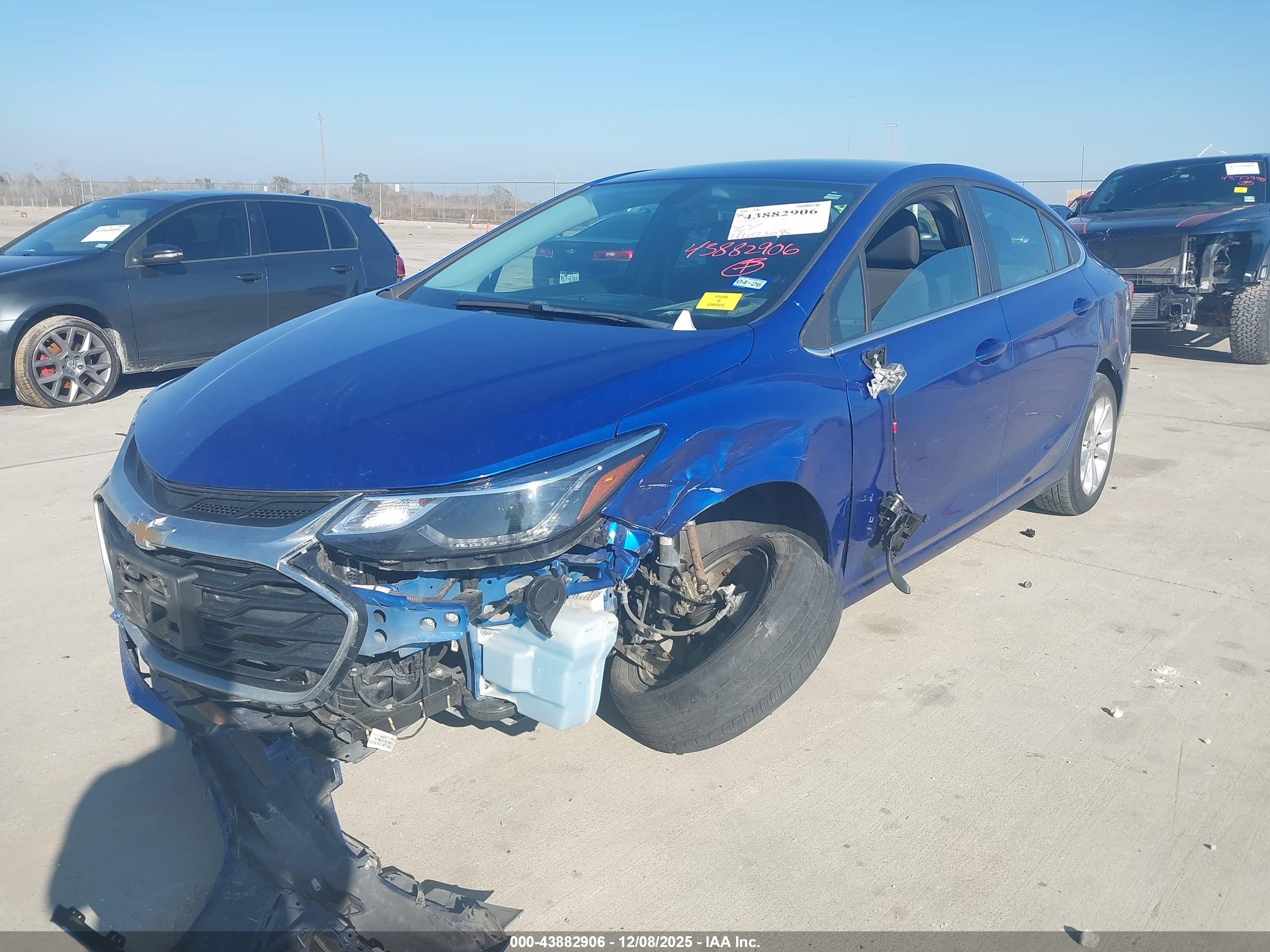 CHEVROLET CRUZE image 6