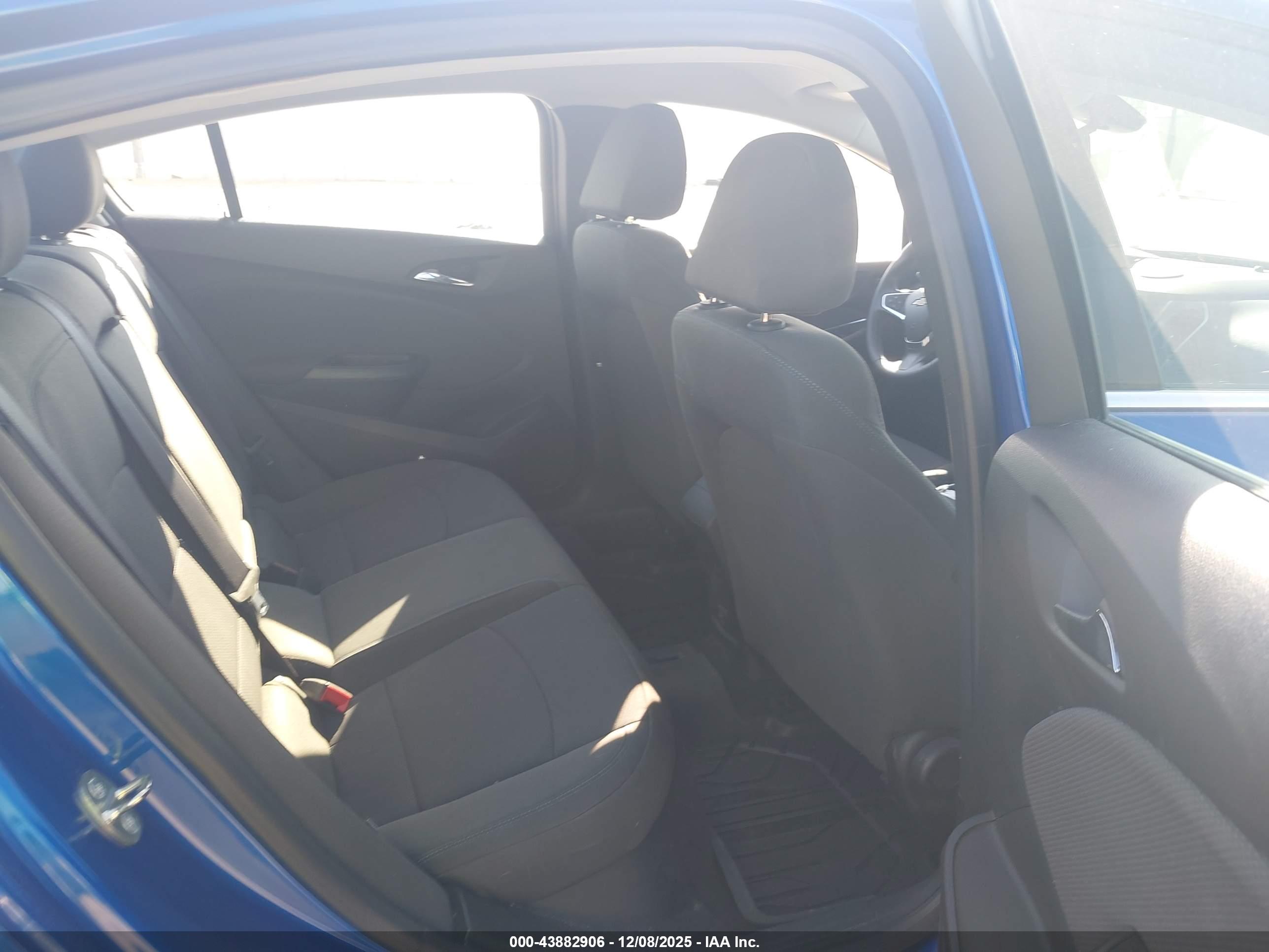 CHEVROLET CRUZE image 8