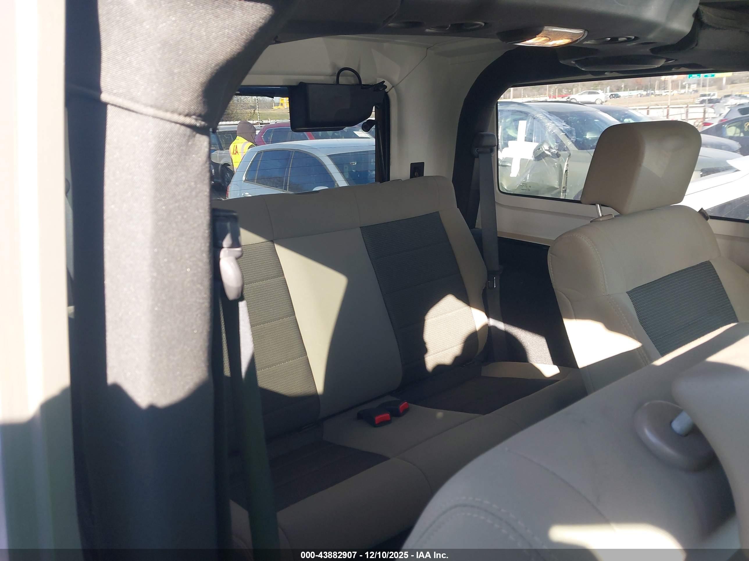 JEEP WRANGLER image 8