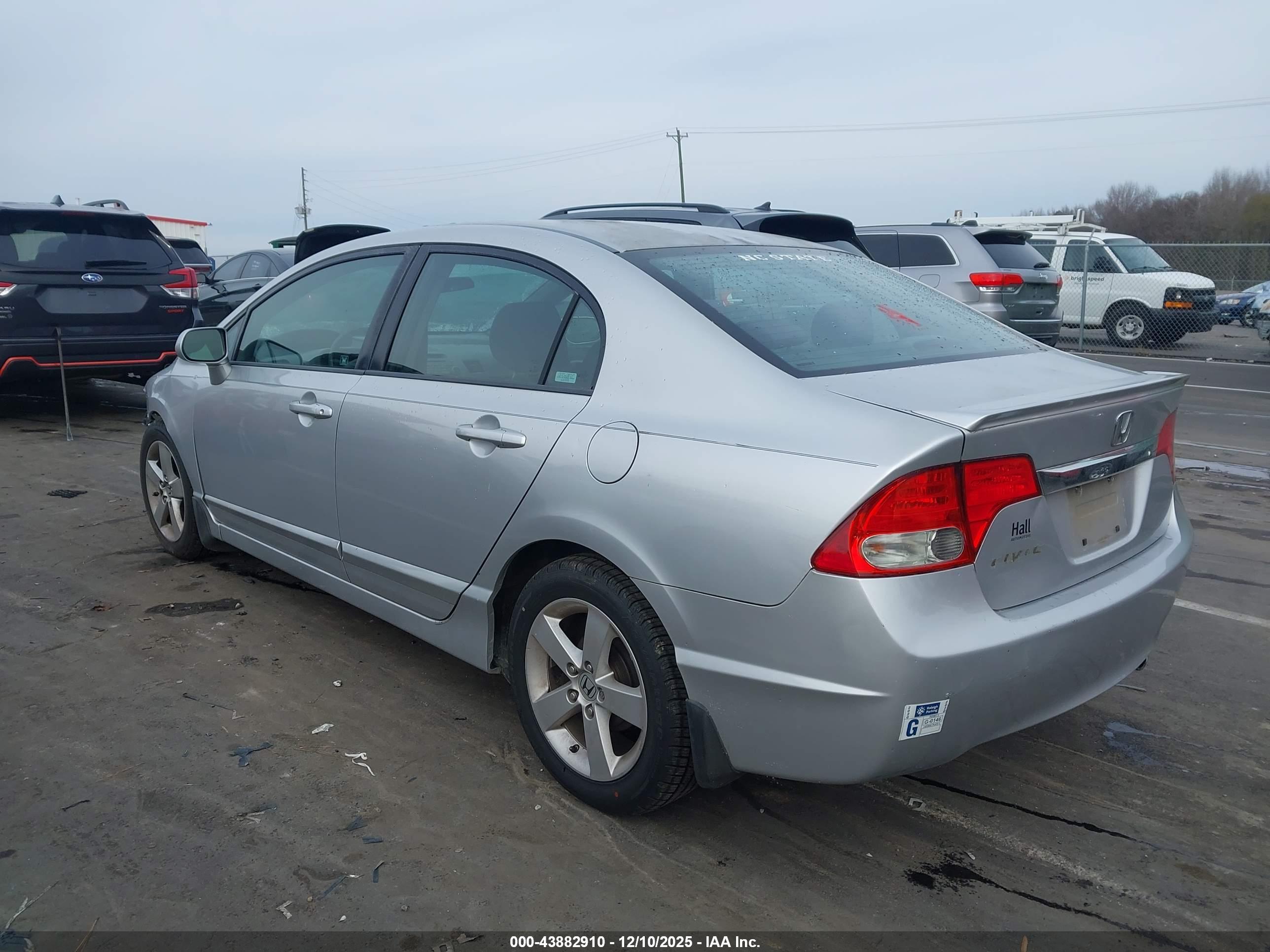 HONDA CIVIC image 3