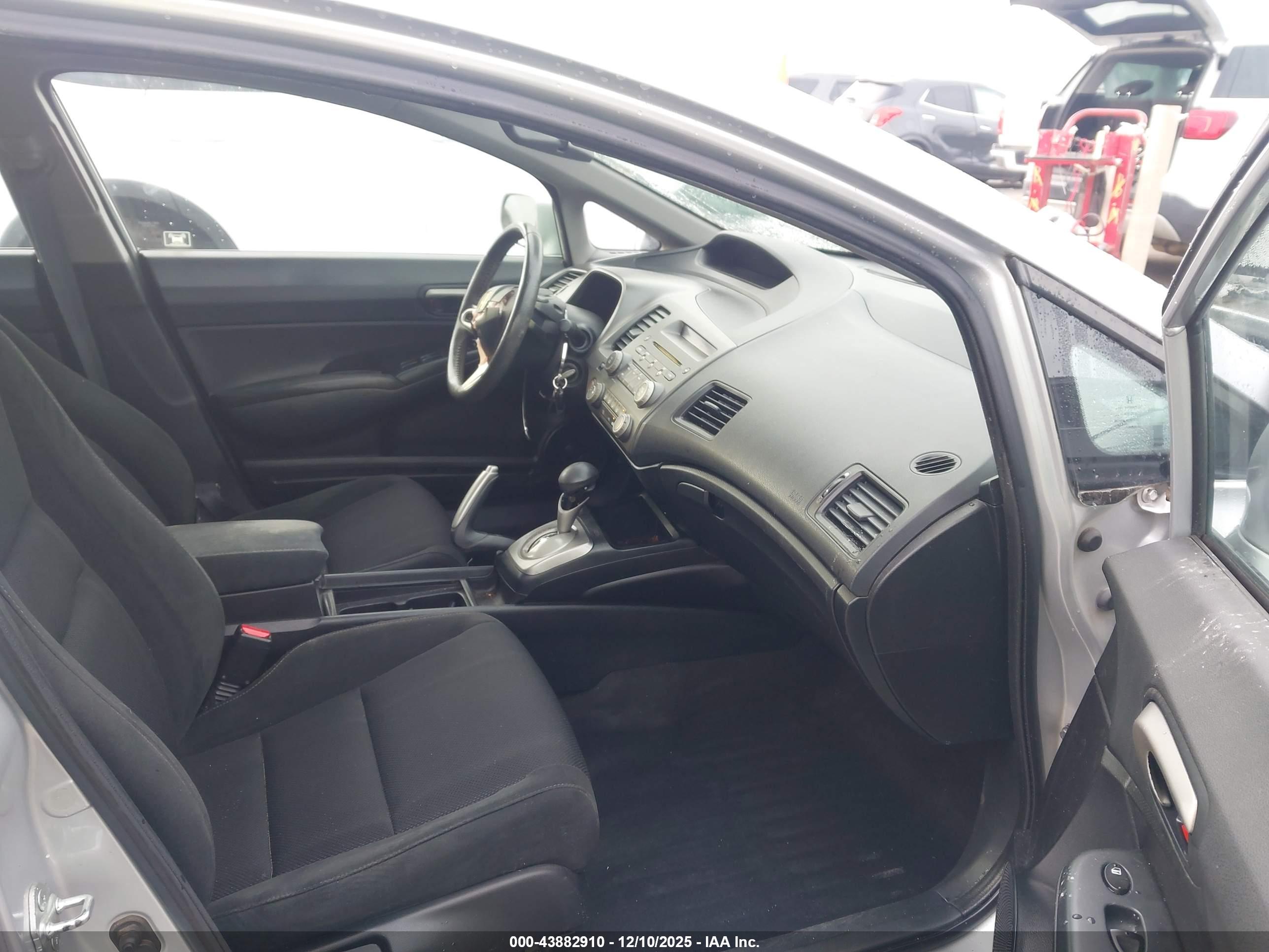 HONDA CIVIC image 5