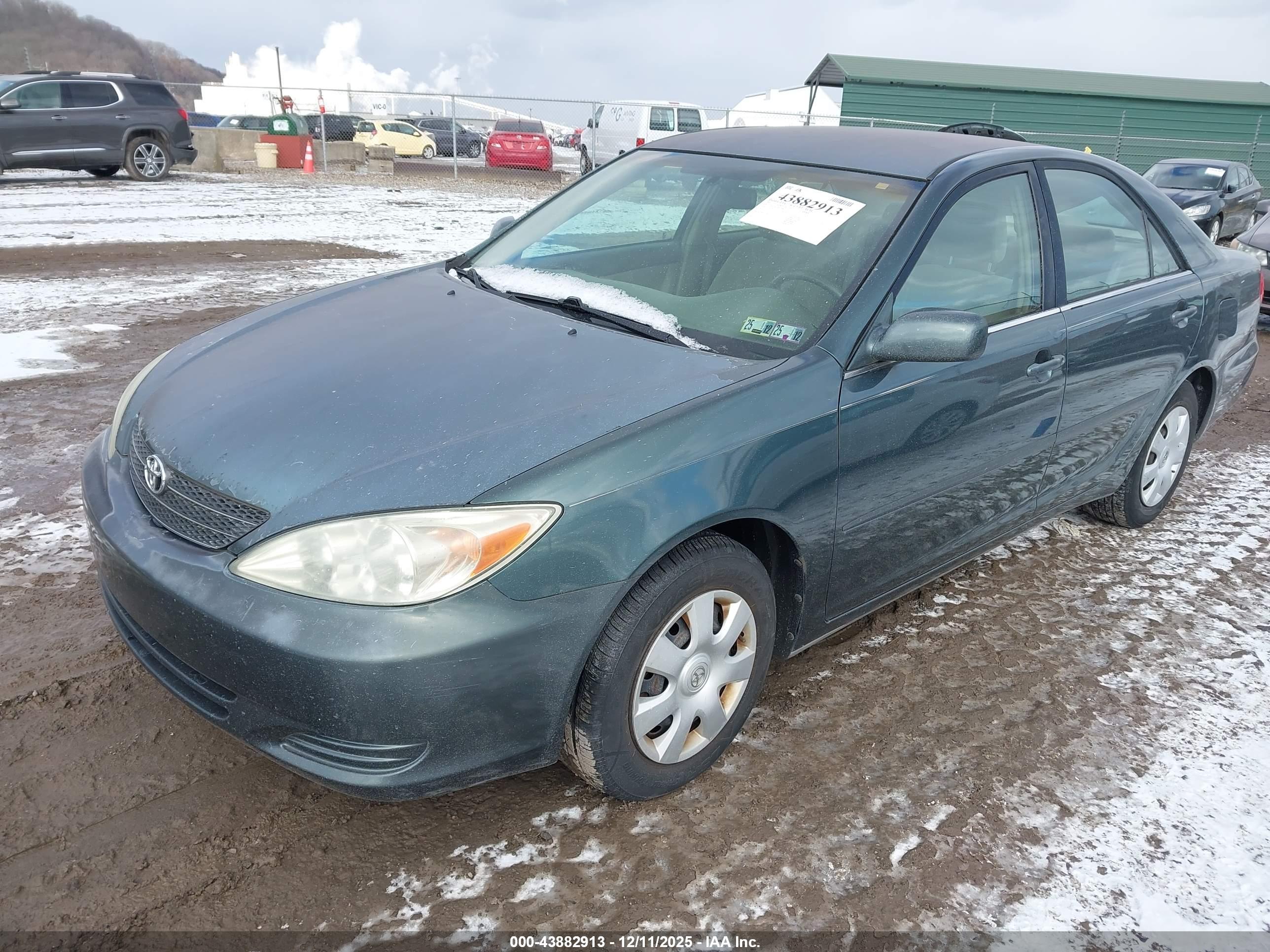 TOYOTA CAMRY image 2