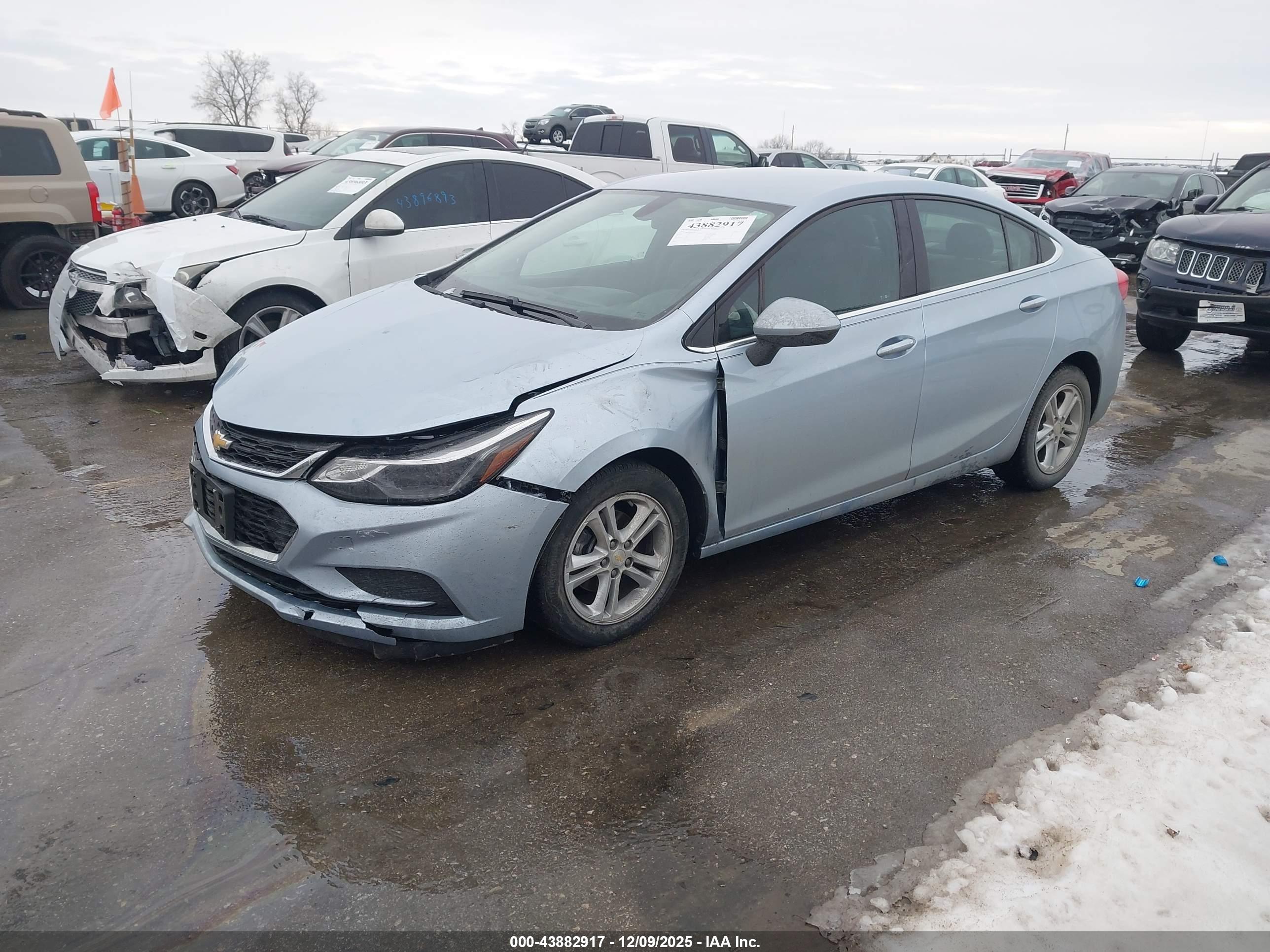 CHEVROLET CRUZE image 2