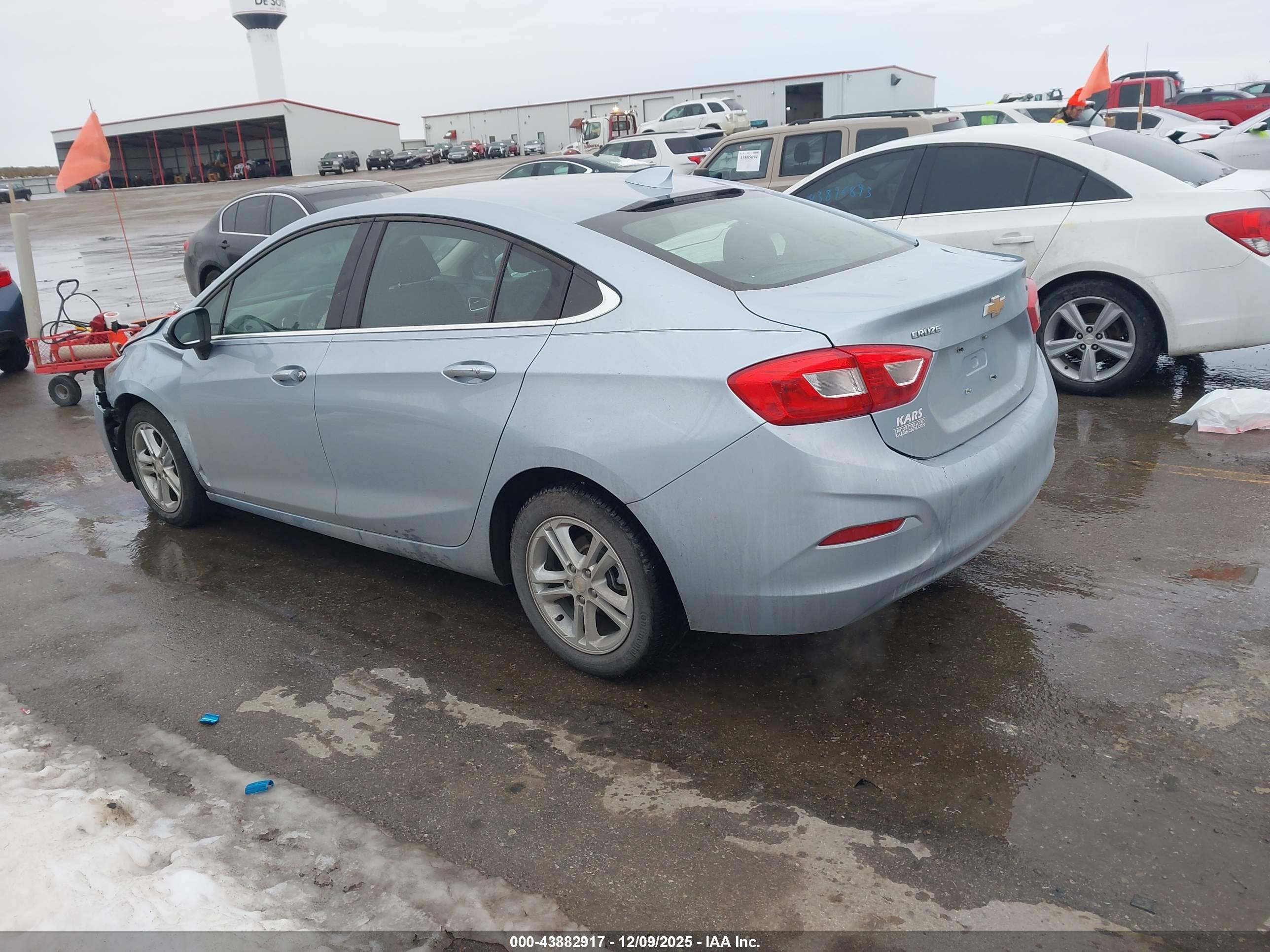 CHEVROLET CRUZE image 3