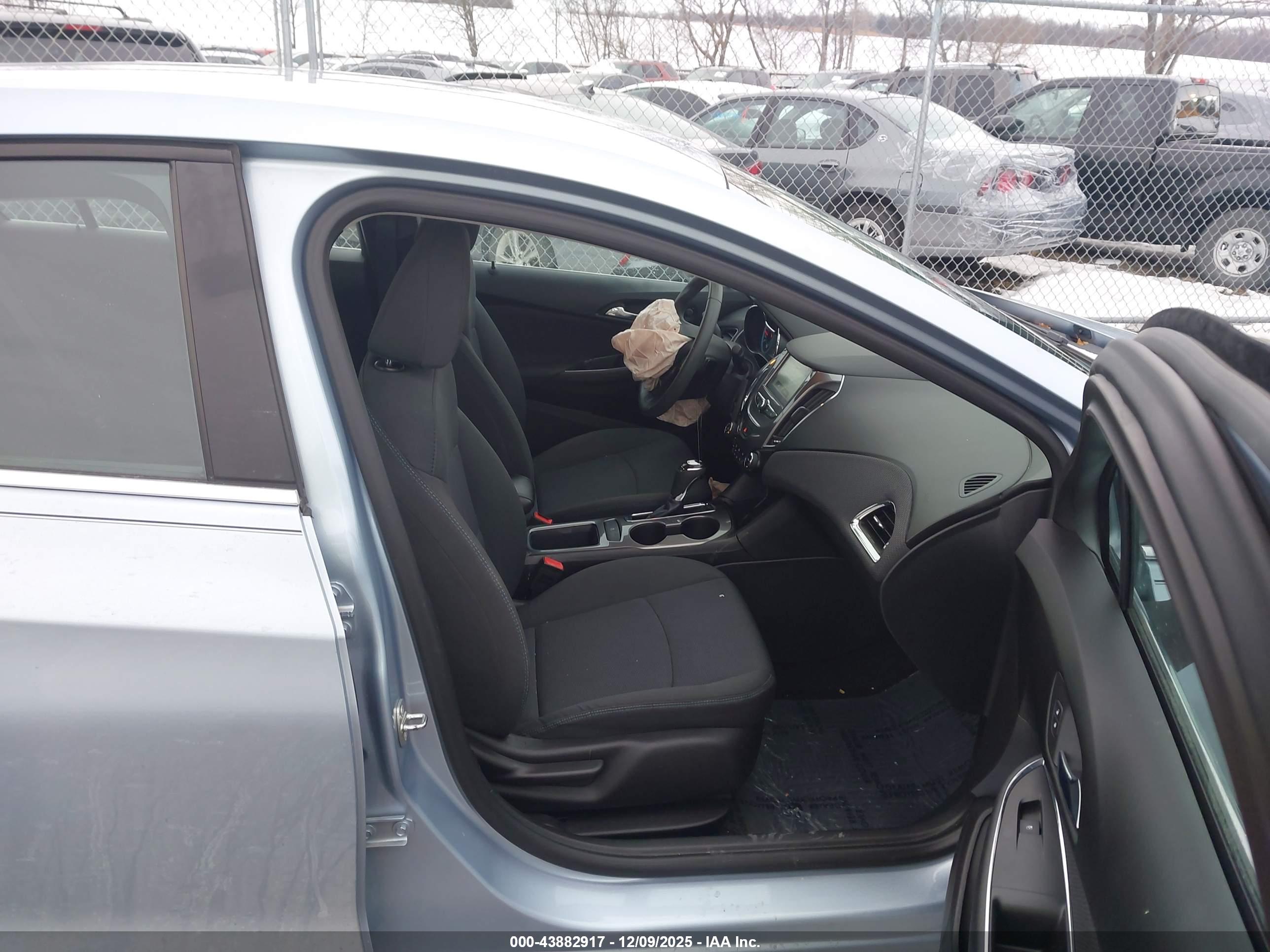 CHEVROLET CRUZE image 5