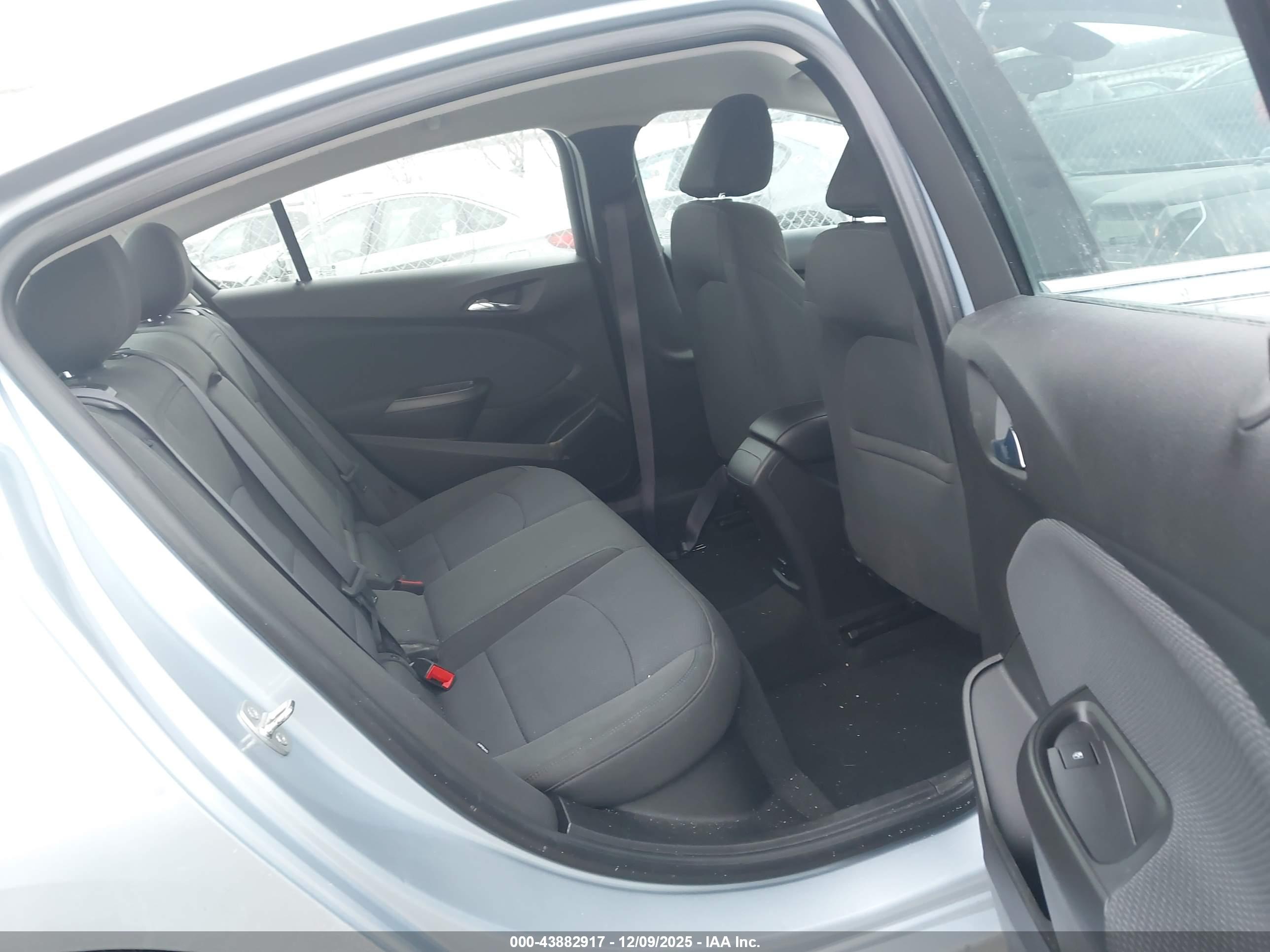 CHEVROLET CRUZE image 8