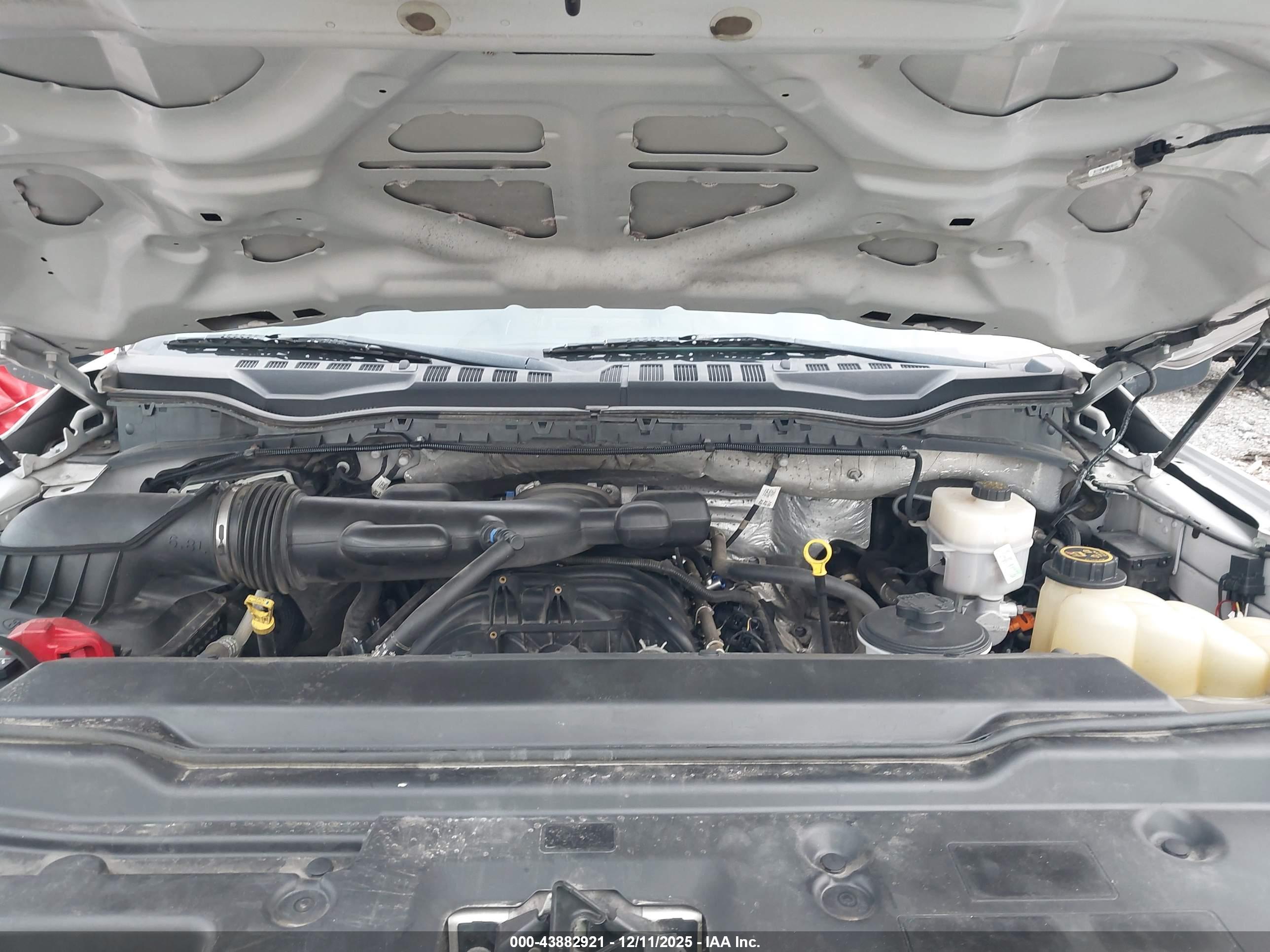 FORD F-550 image 10