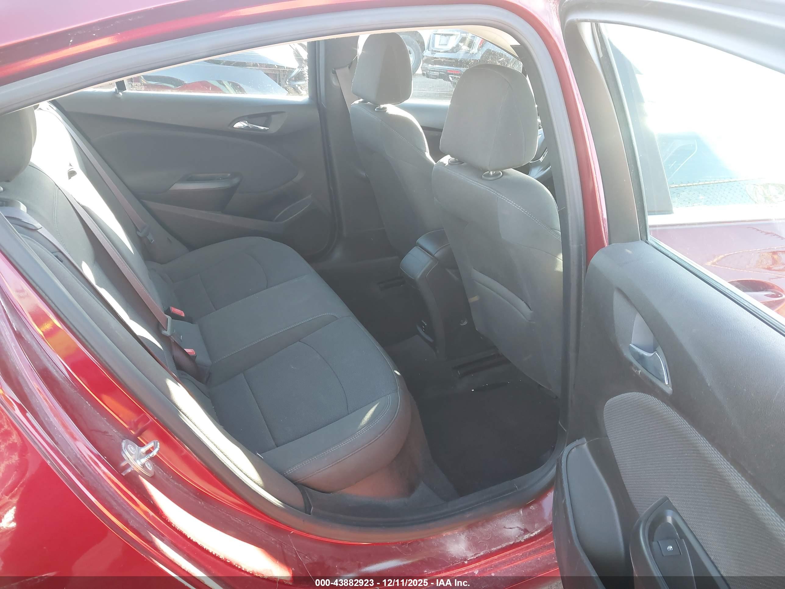 CHEVROLET CRUZE image 8