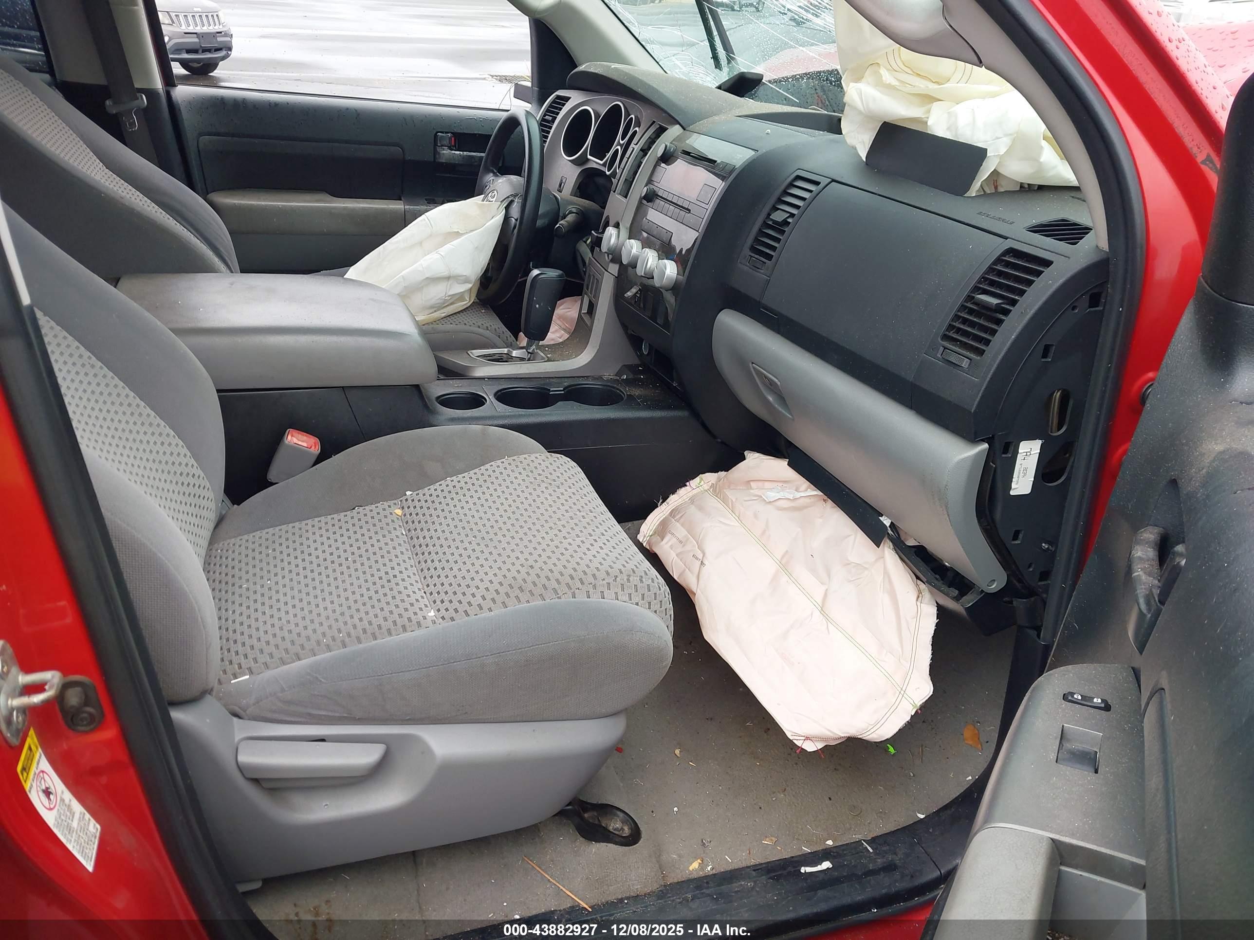 TOYOTA TUNDRA image 5