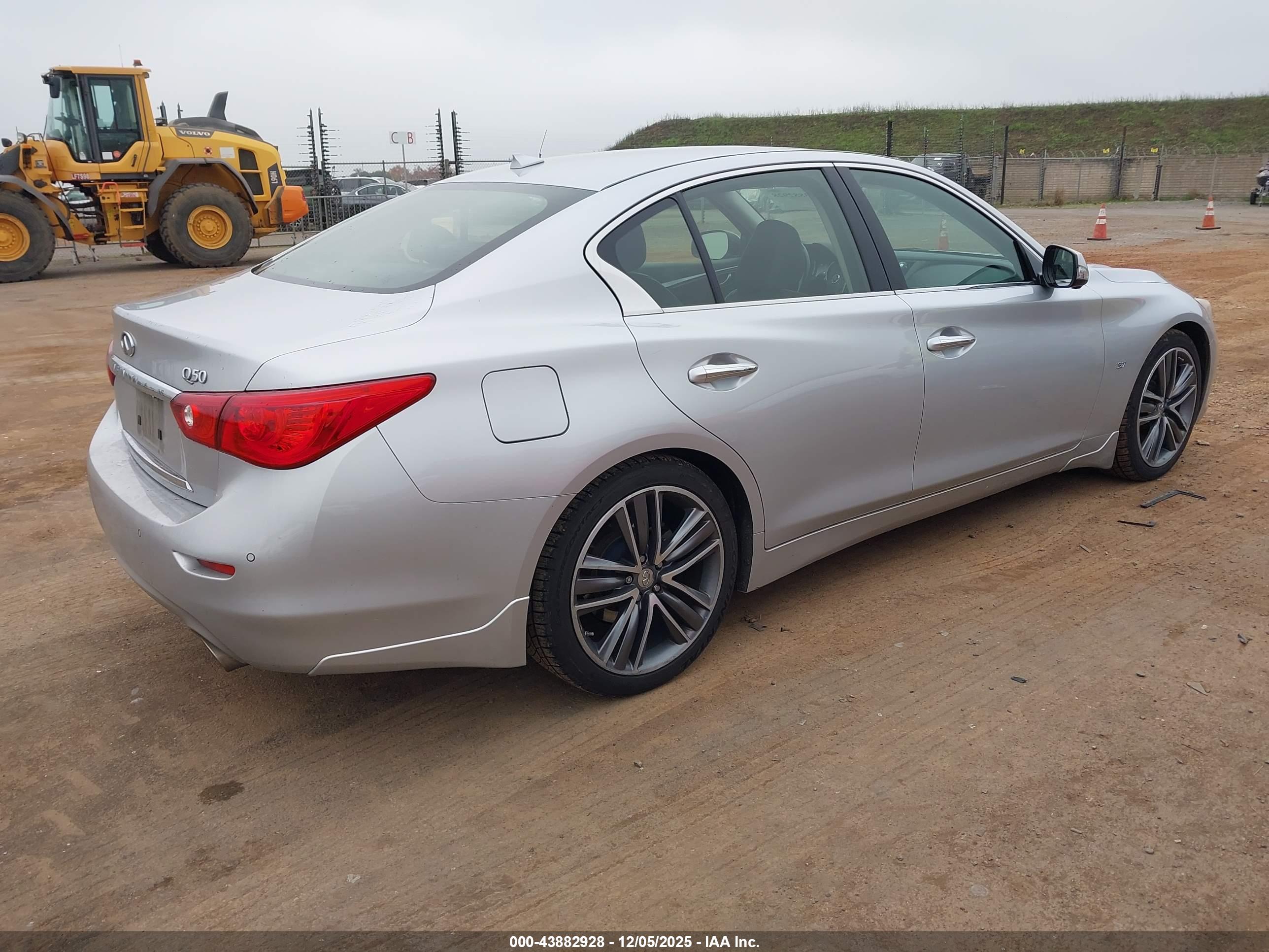 INFINITI Q50 image 4