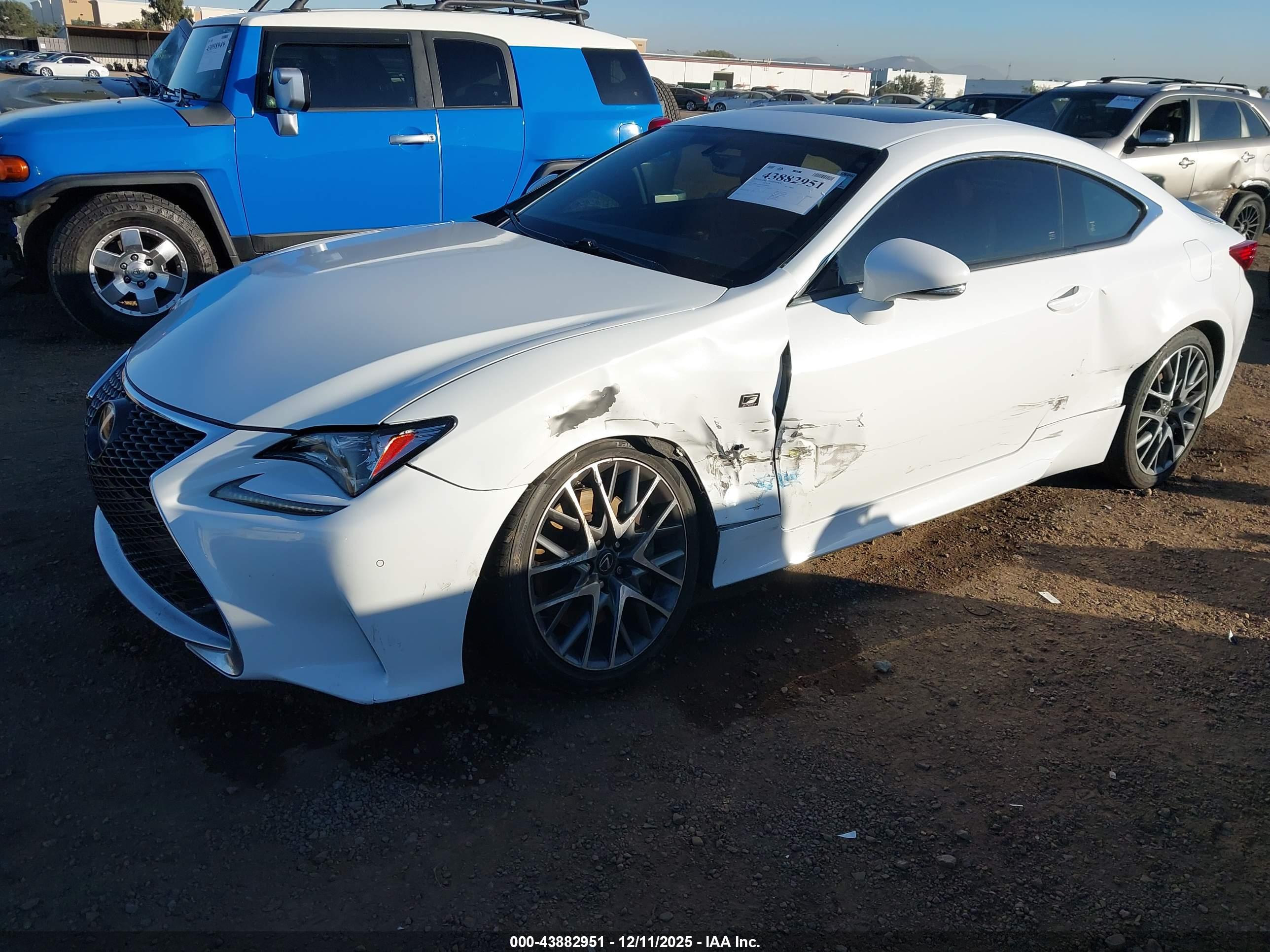 LEXUS RC image 2
