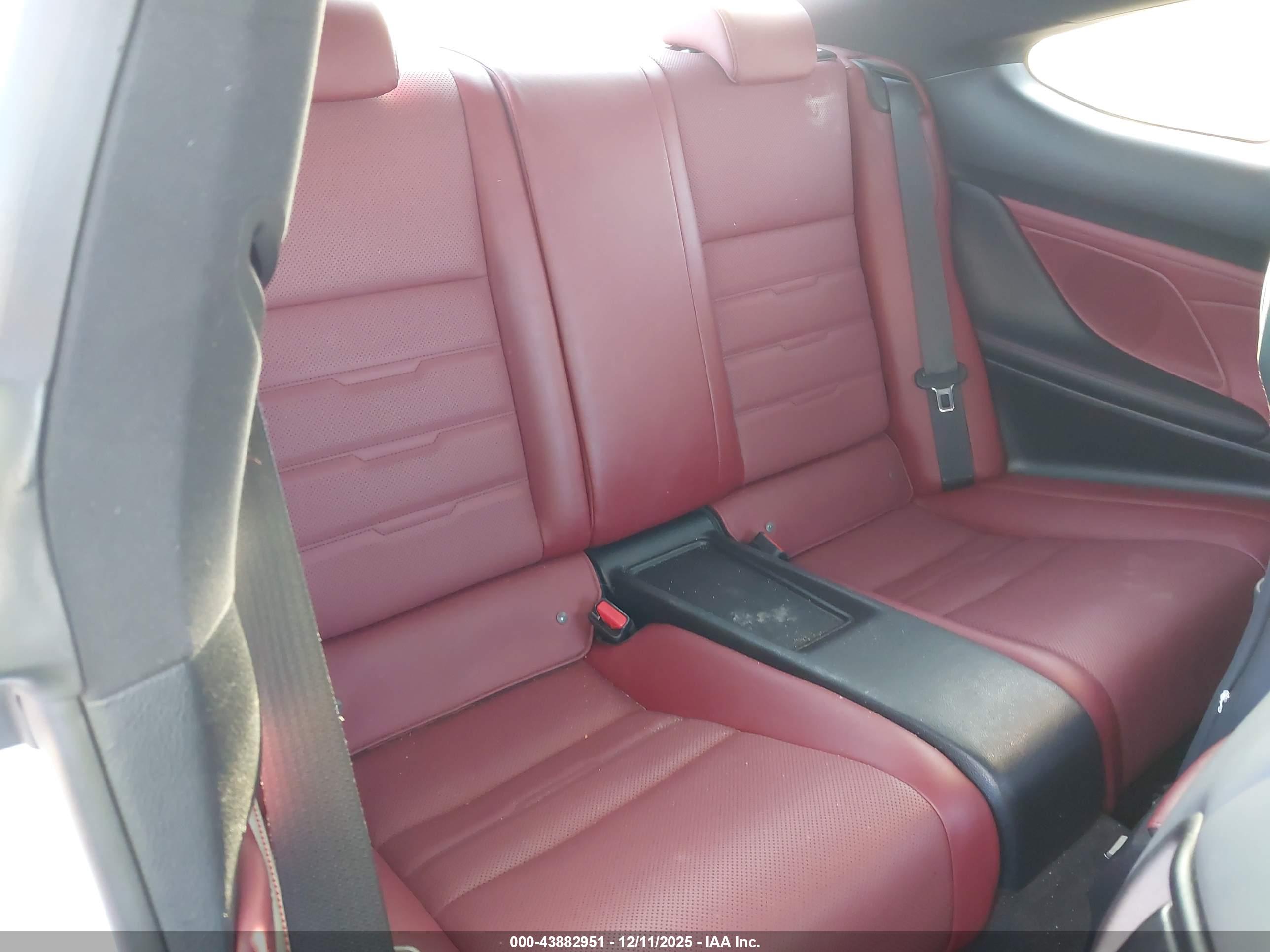 LEXUS RC image 8