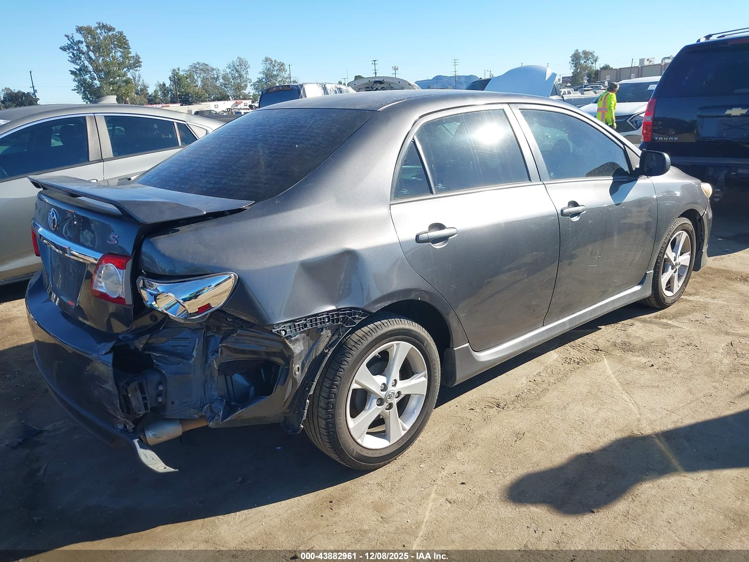 TOYOTA COROLLA image 4