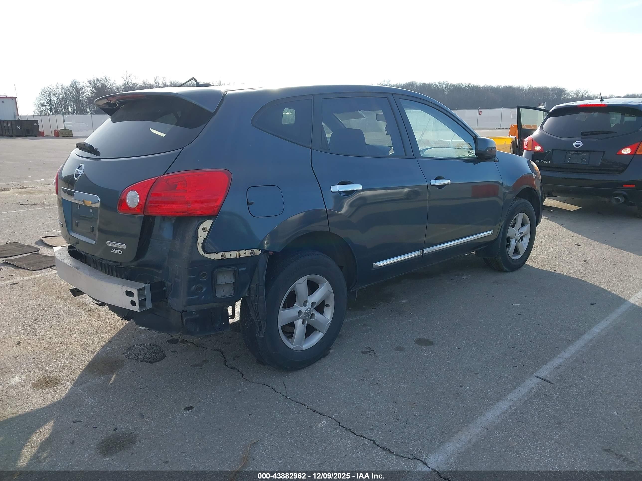 NISSAN ROGUE image 4