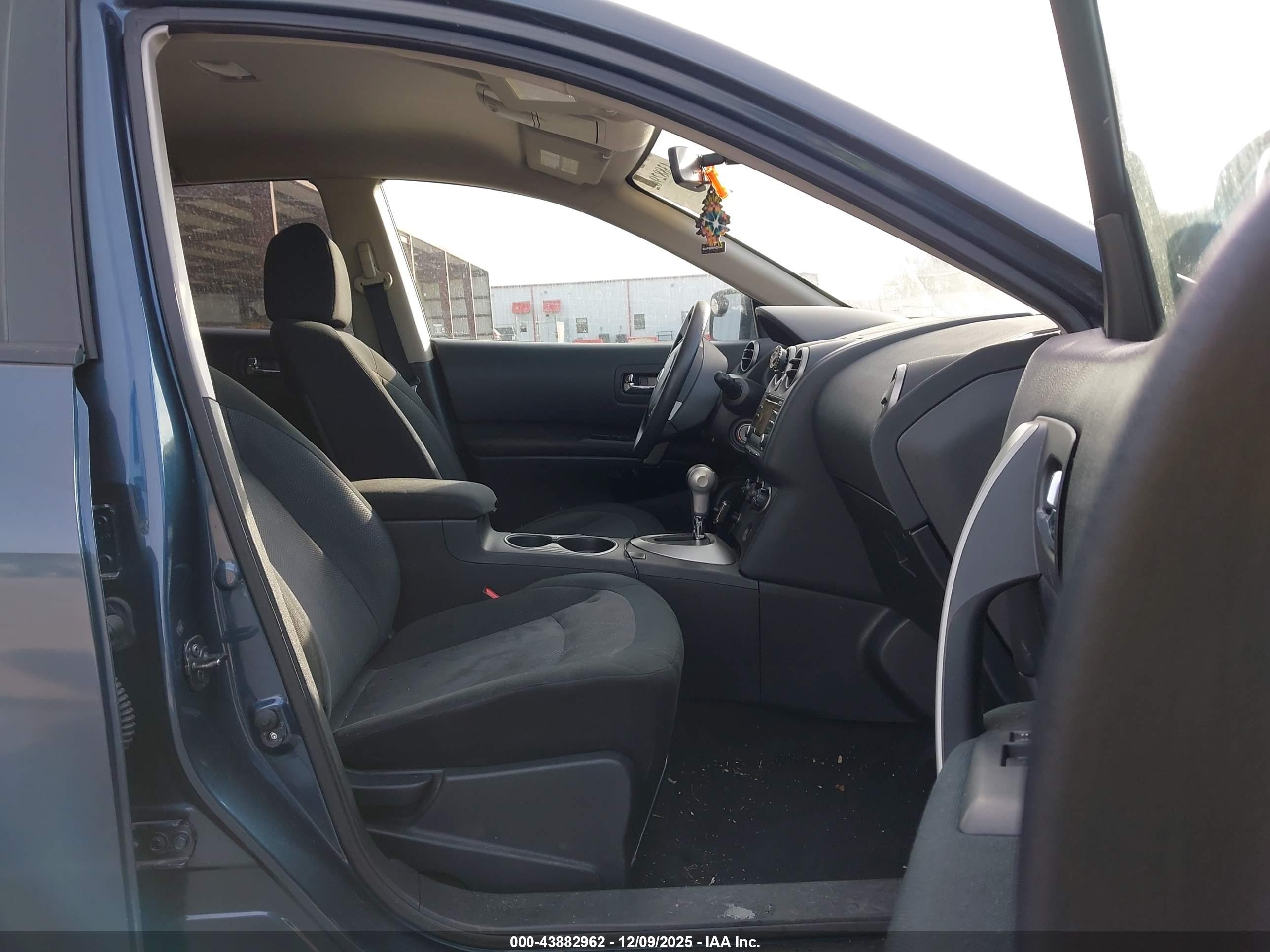 NISSAN ROGUE image 5
