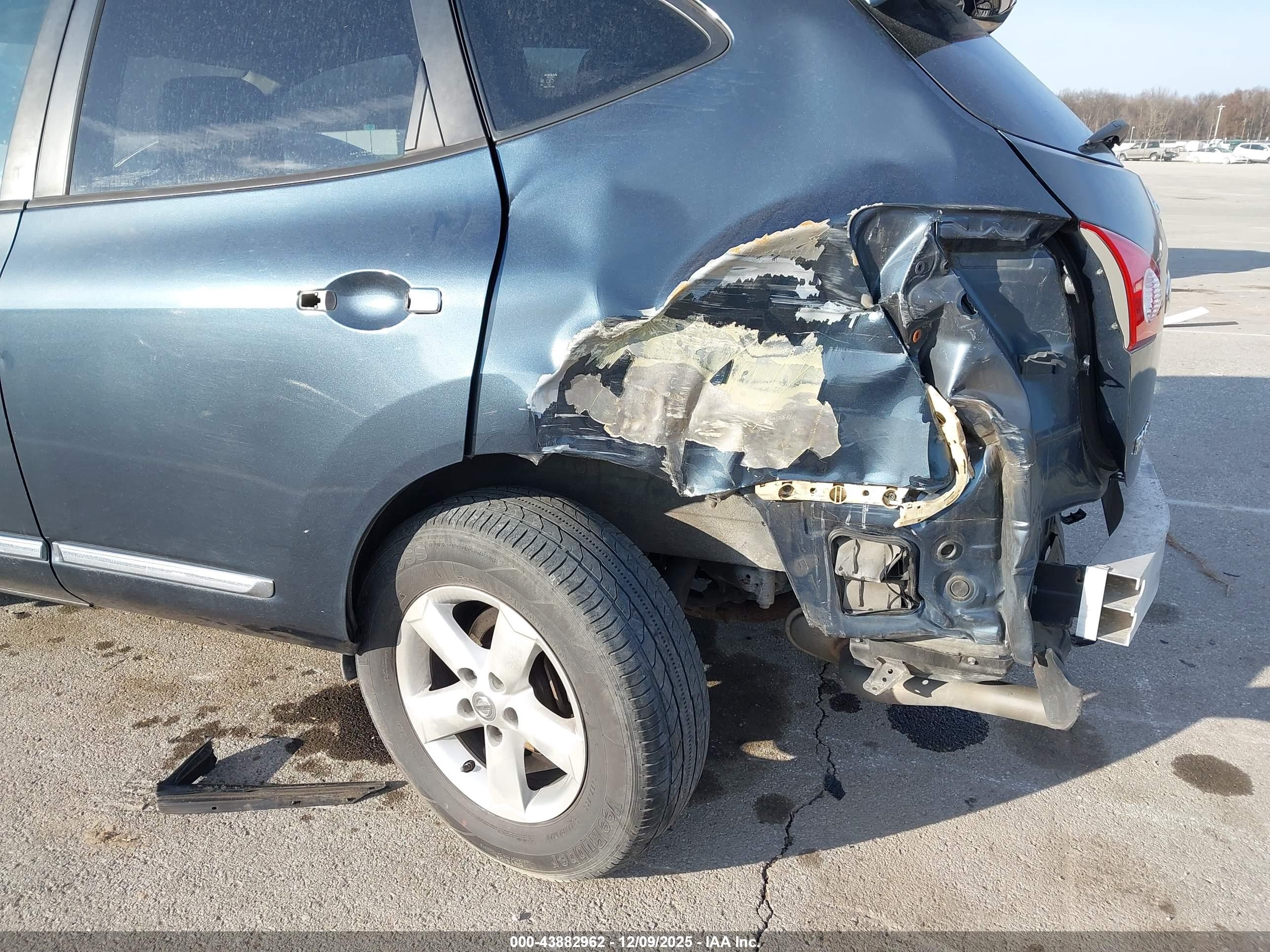 NISSAN ROGUE image 6