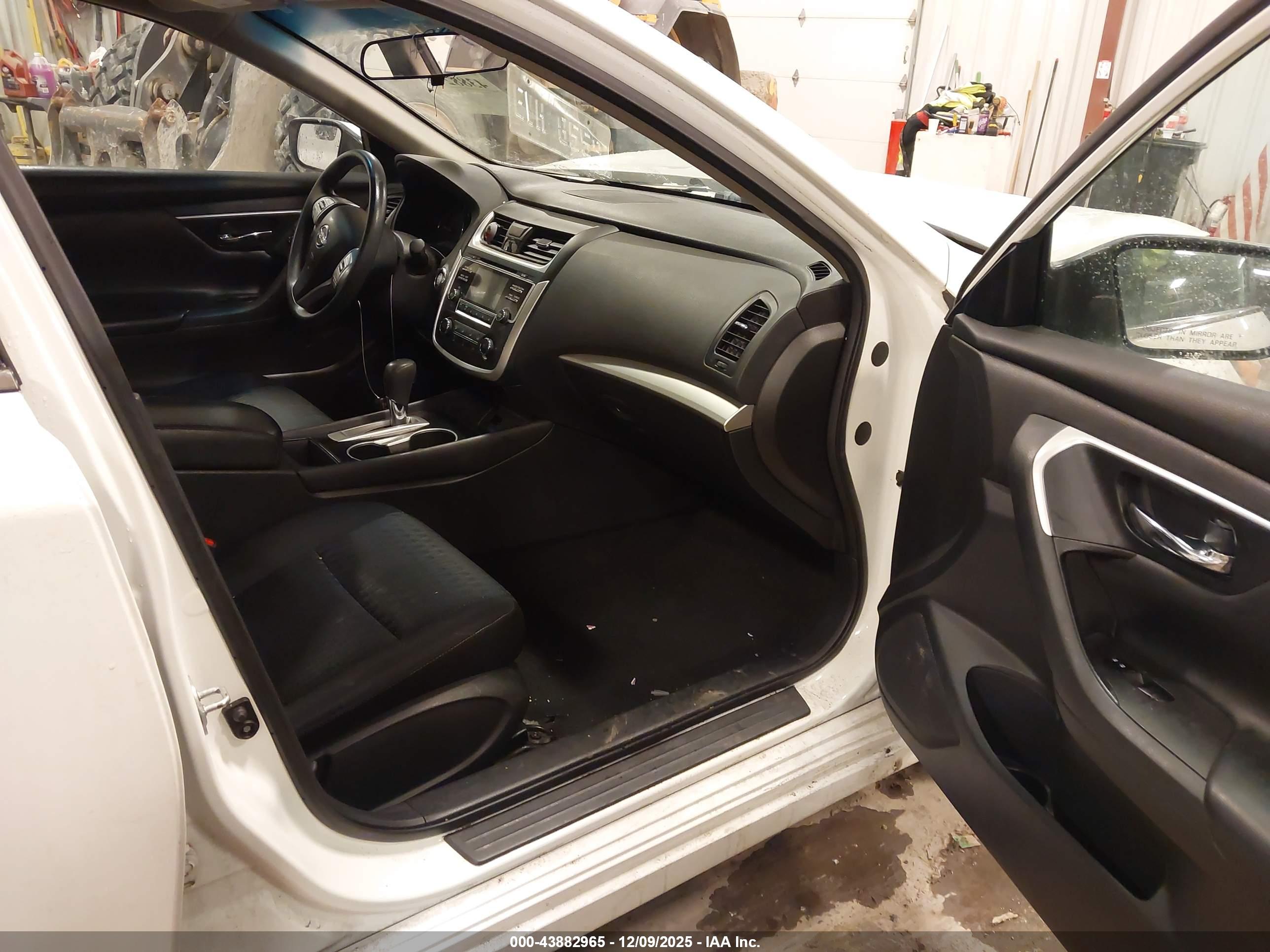 NISSAN ALTIMA image 5