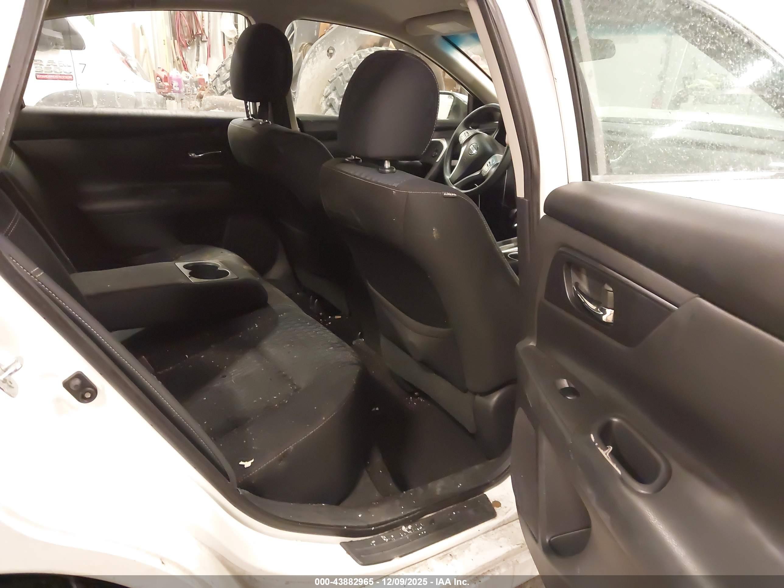 NISSAN ALTIMA image 8