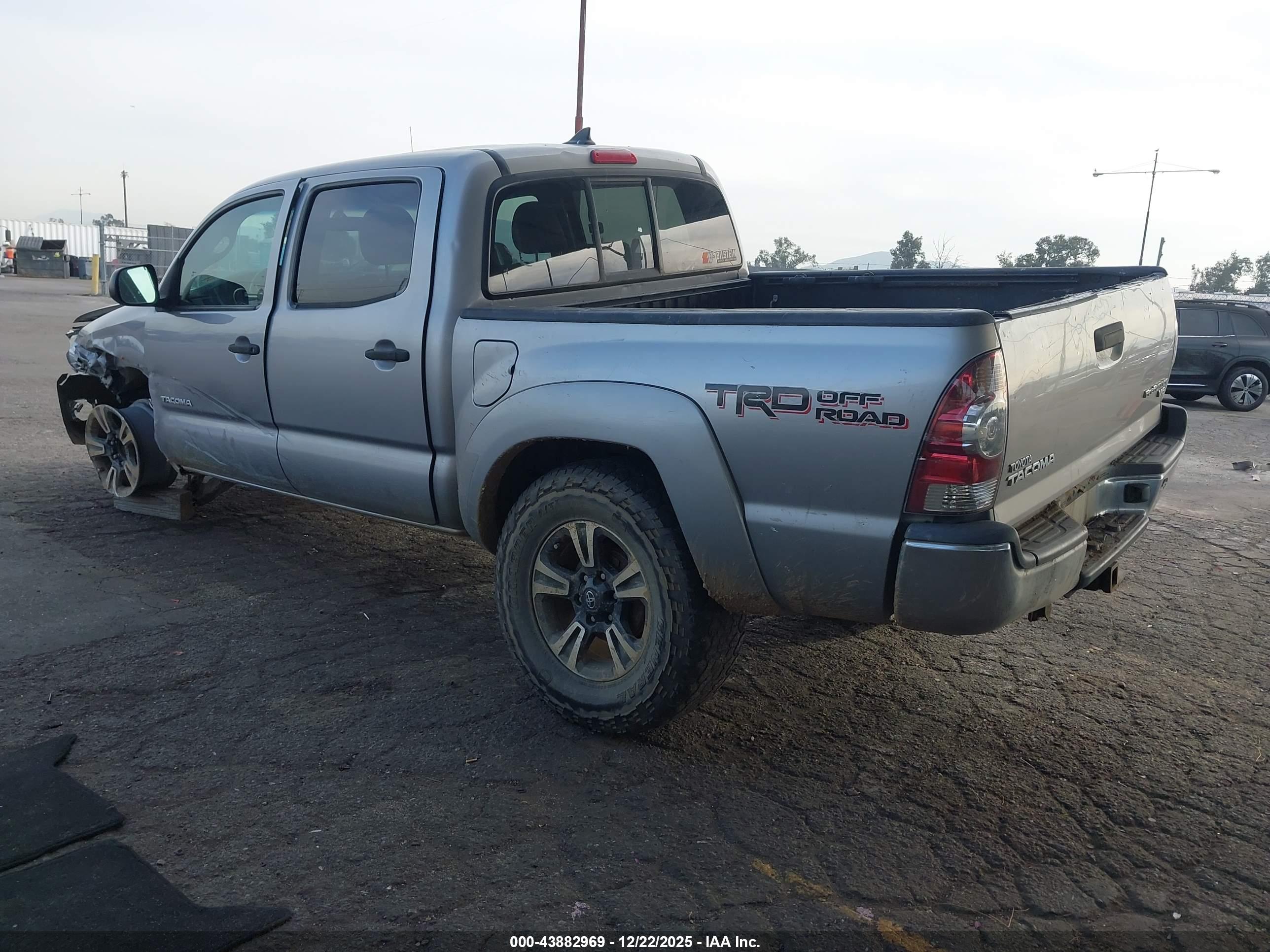 TOYOTA TACOMA image 3