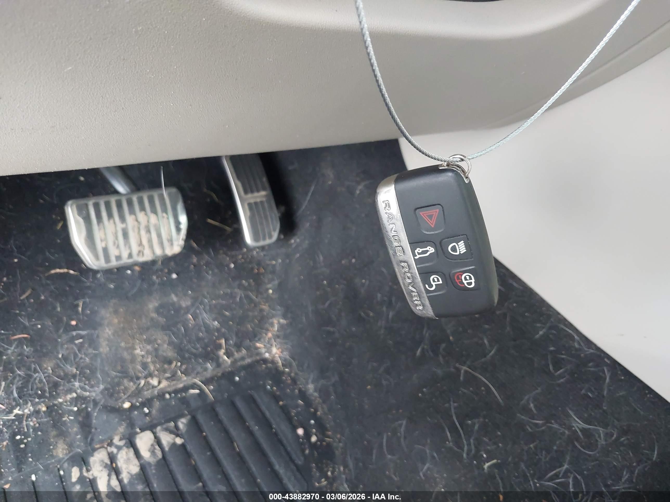 LAND ROVER image 11