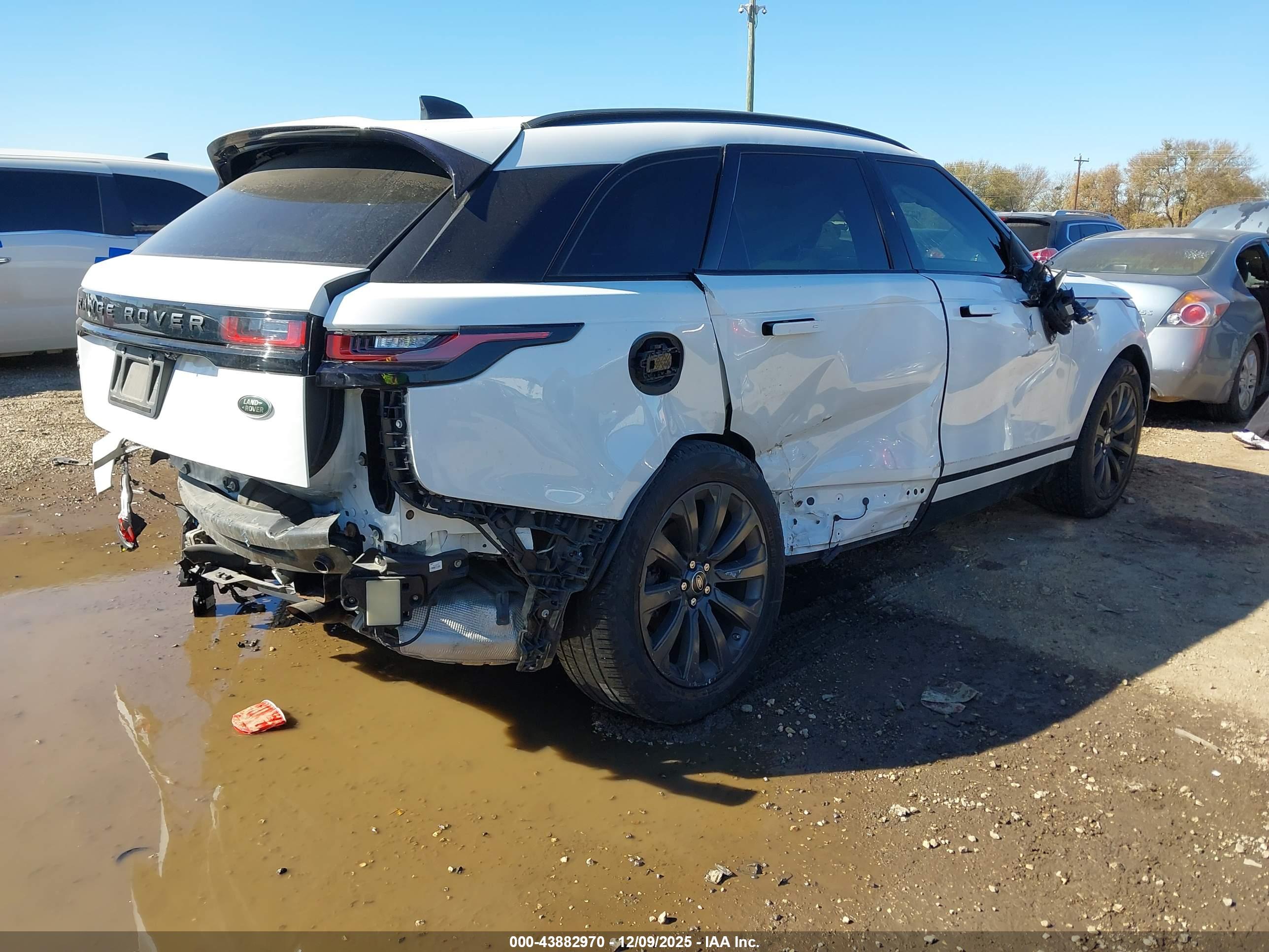 LAND ROVER image 4