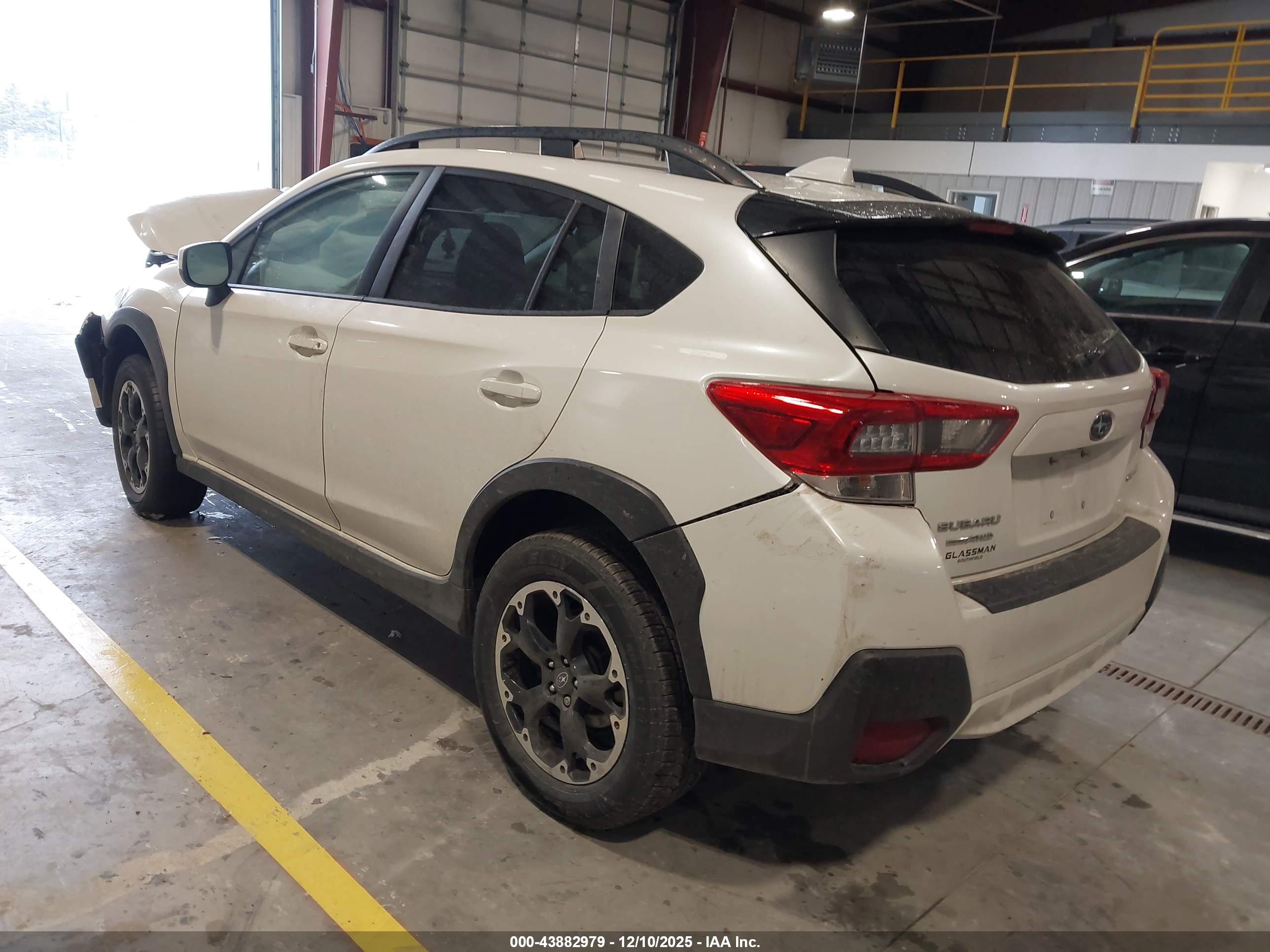 SUBARU CROSSTREK image 3