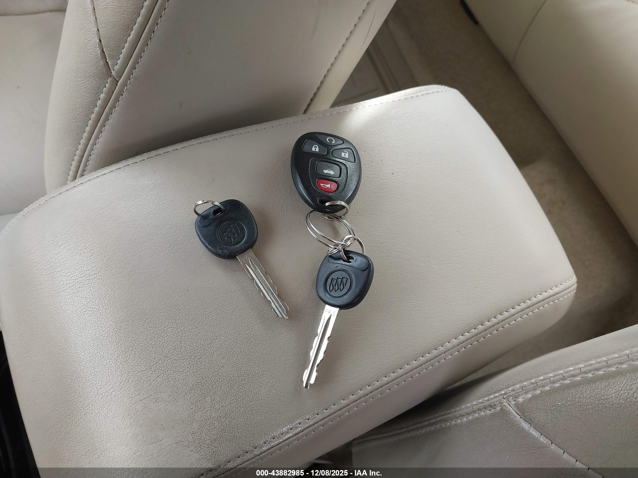 BUICK LACROSSE image 11