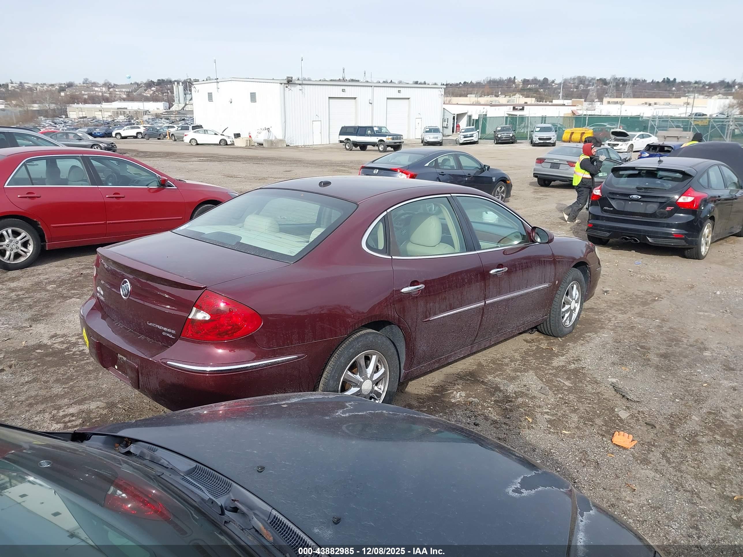 BUICK LACROSSE image 4