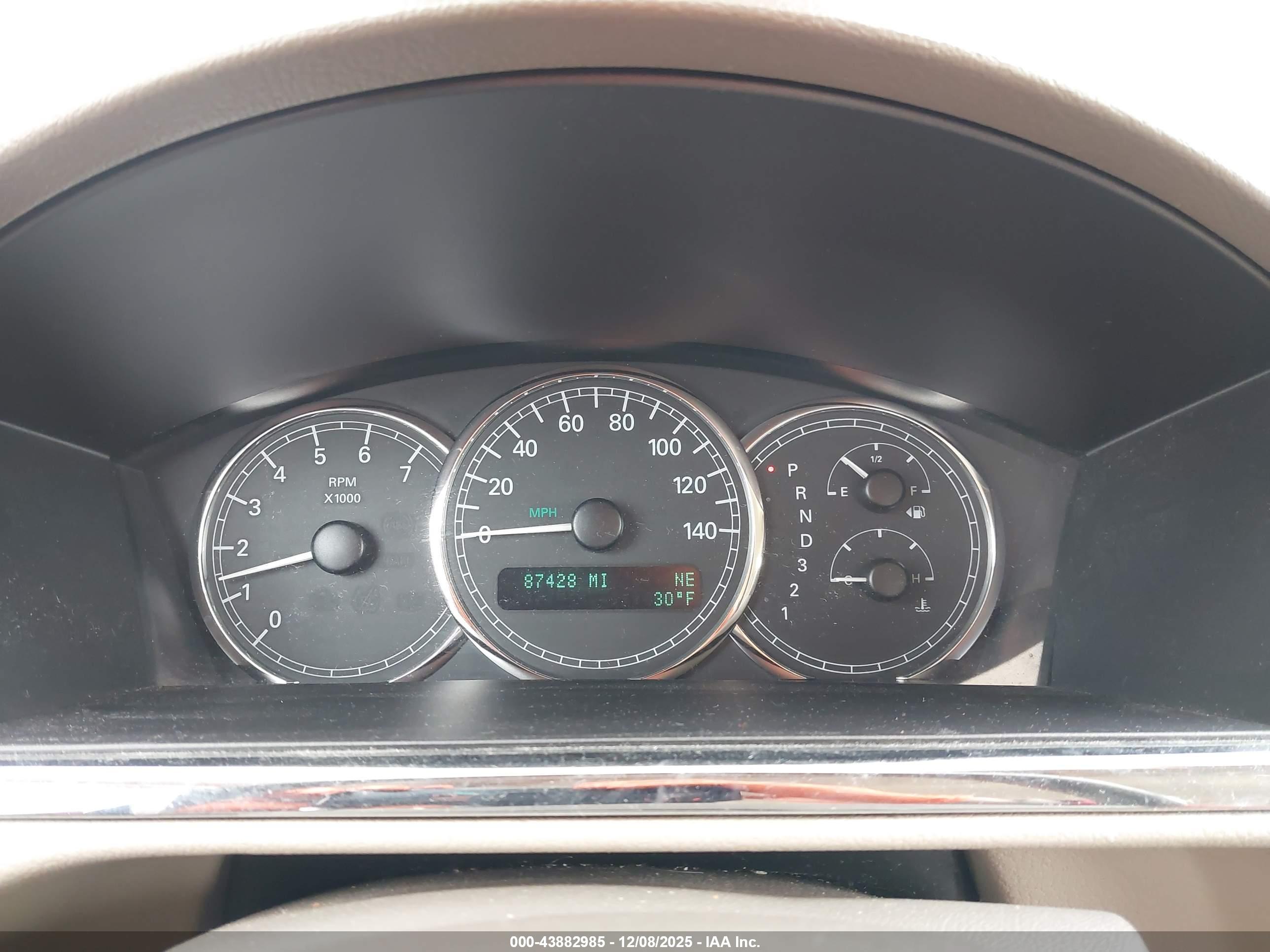 BUICK LACROSSE image 7