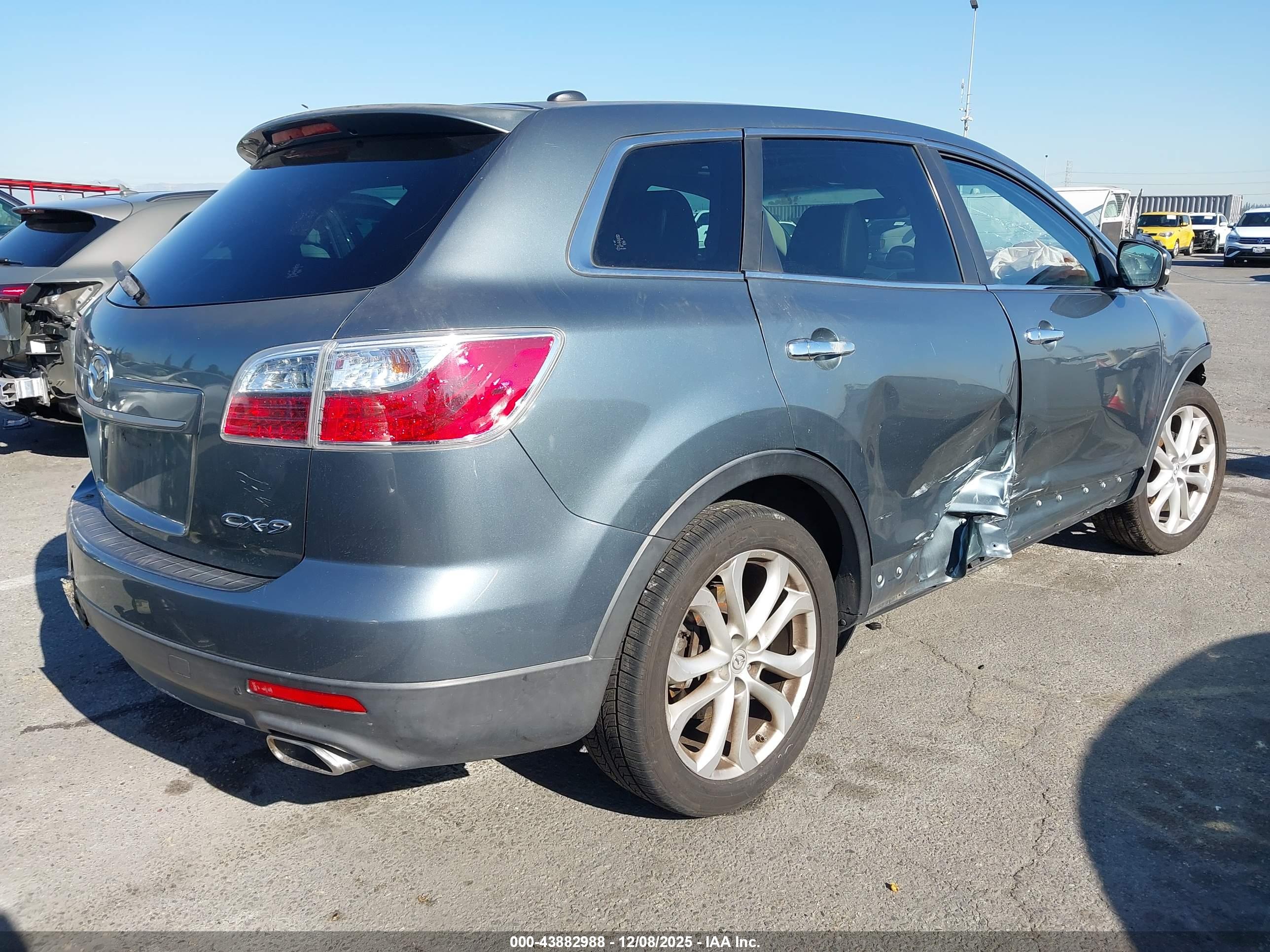 MAZDA CX-9 image 4