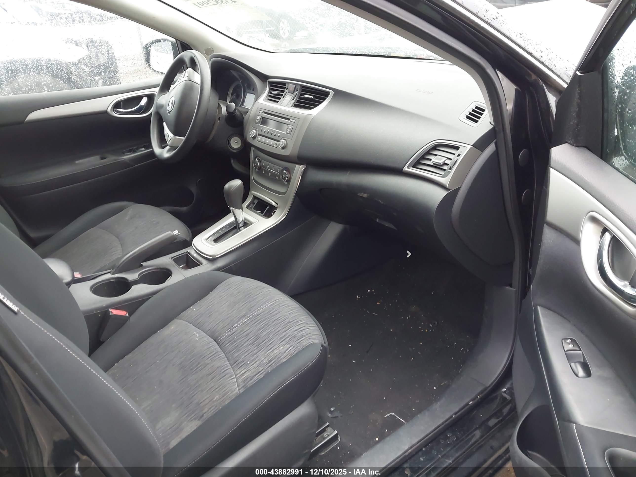 NISSAN SENTRA image 5