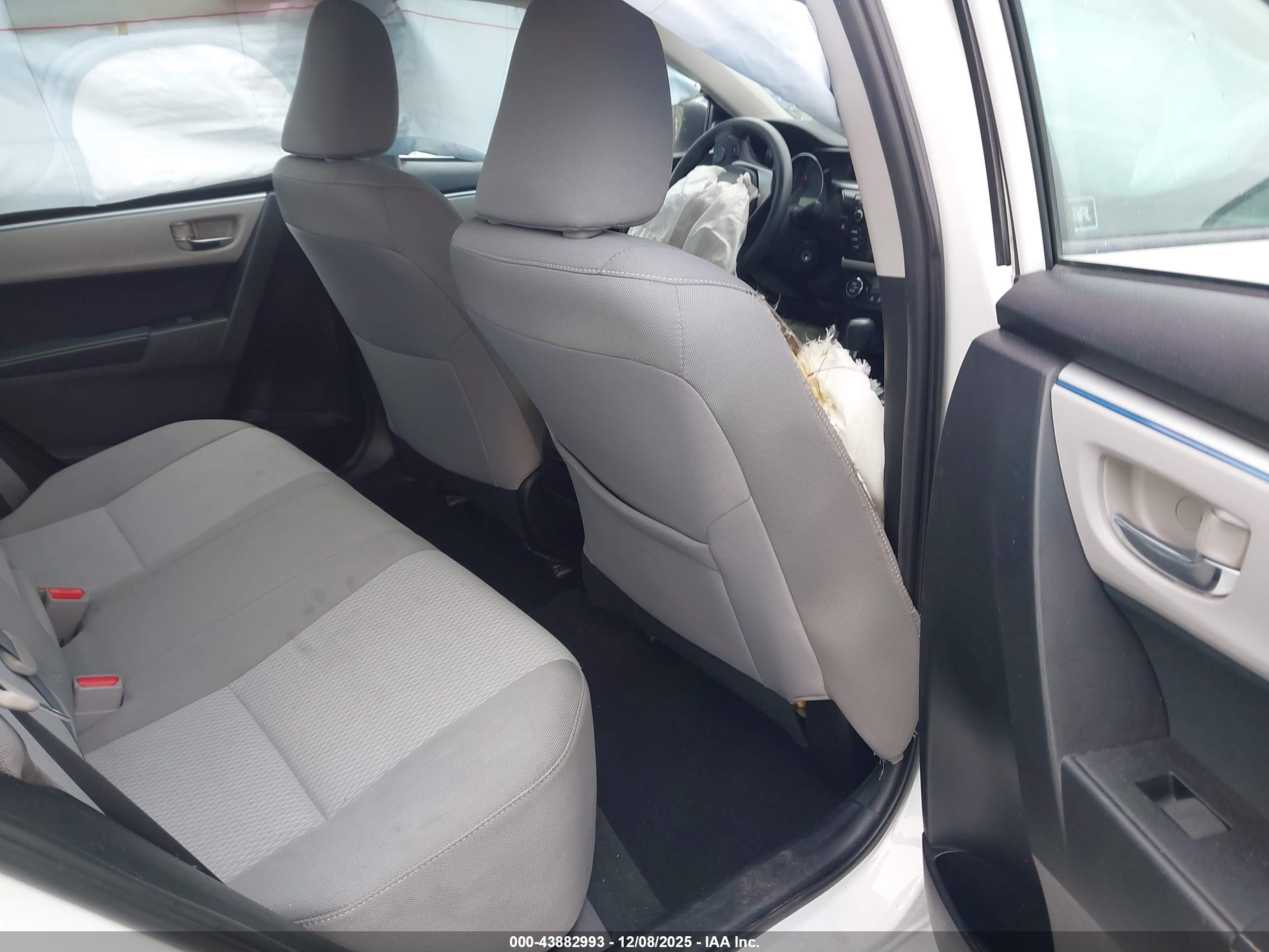 TOYOTA COROLLA image 8