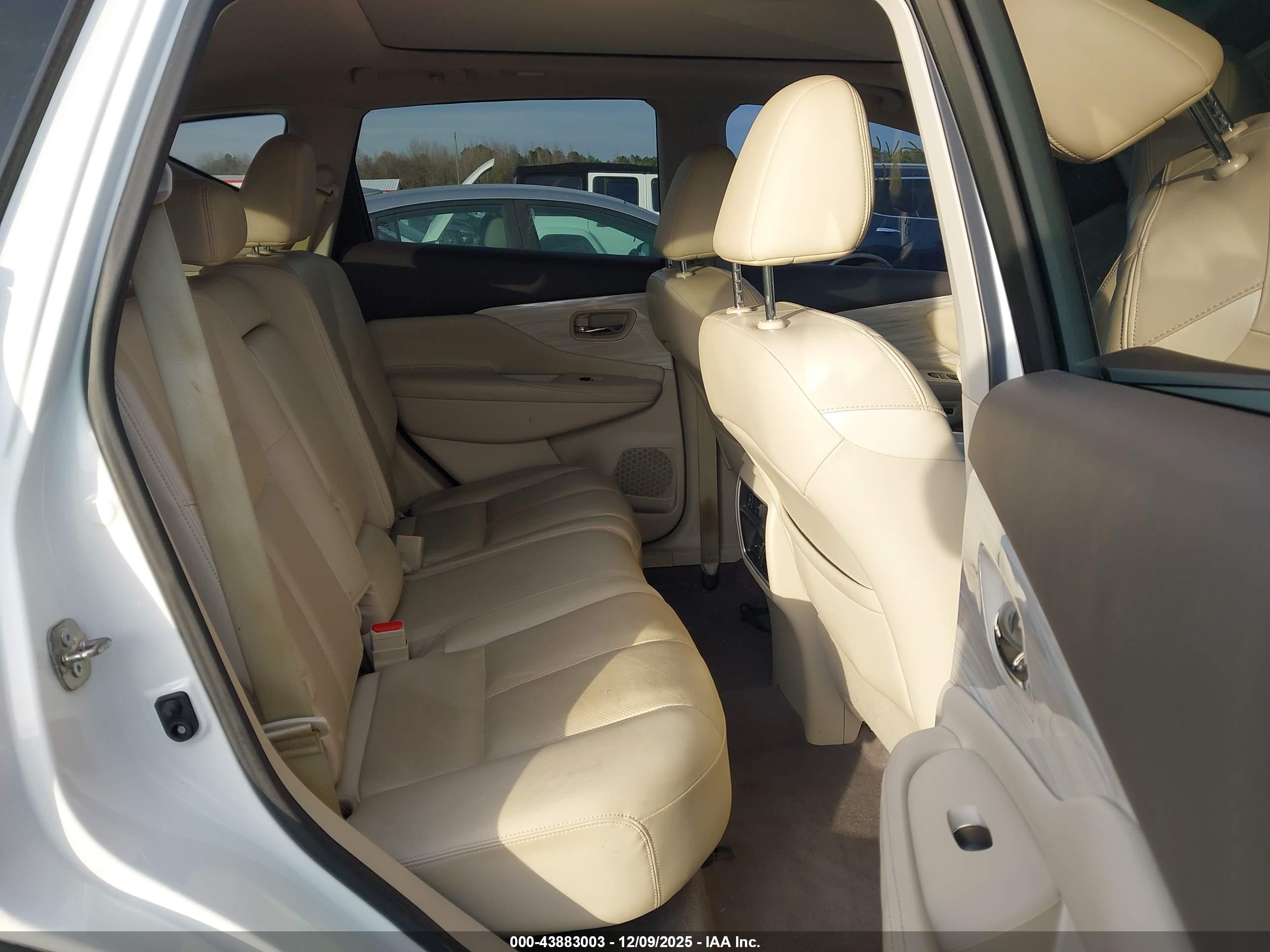 NISSAN MURANO image 8