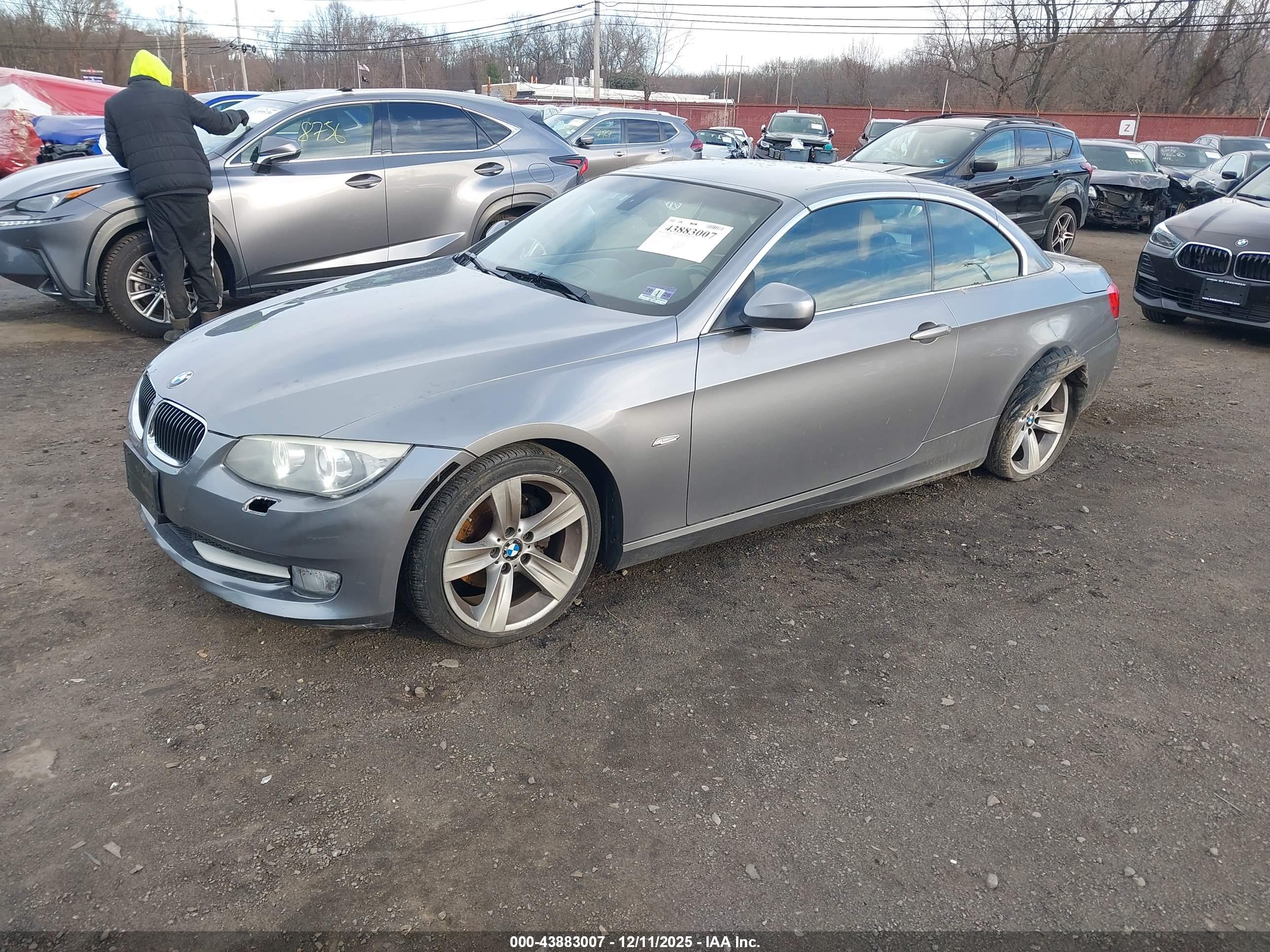 BMW 328I image 2