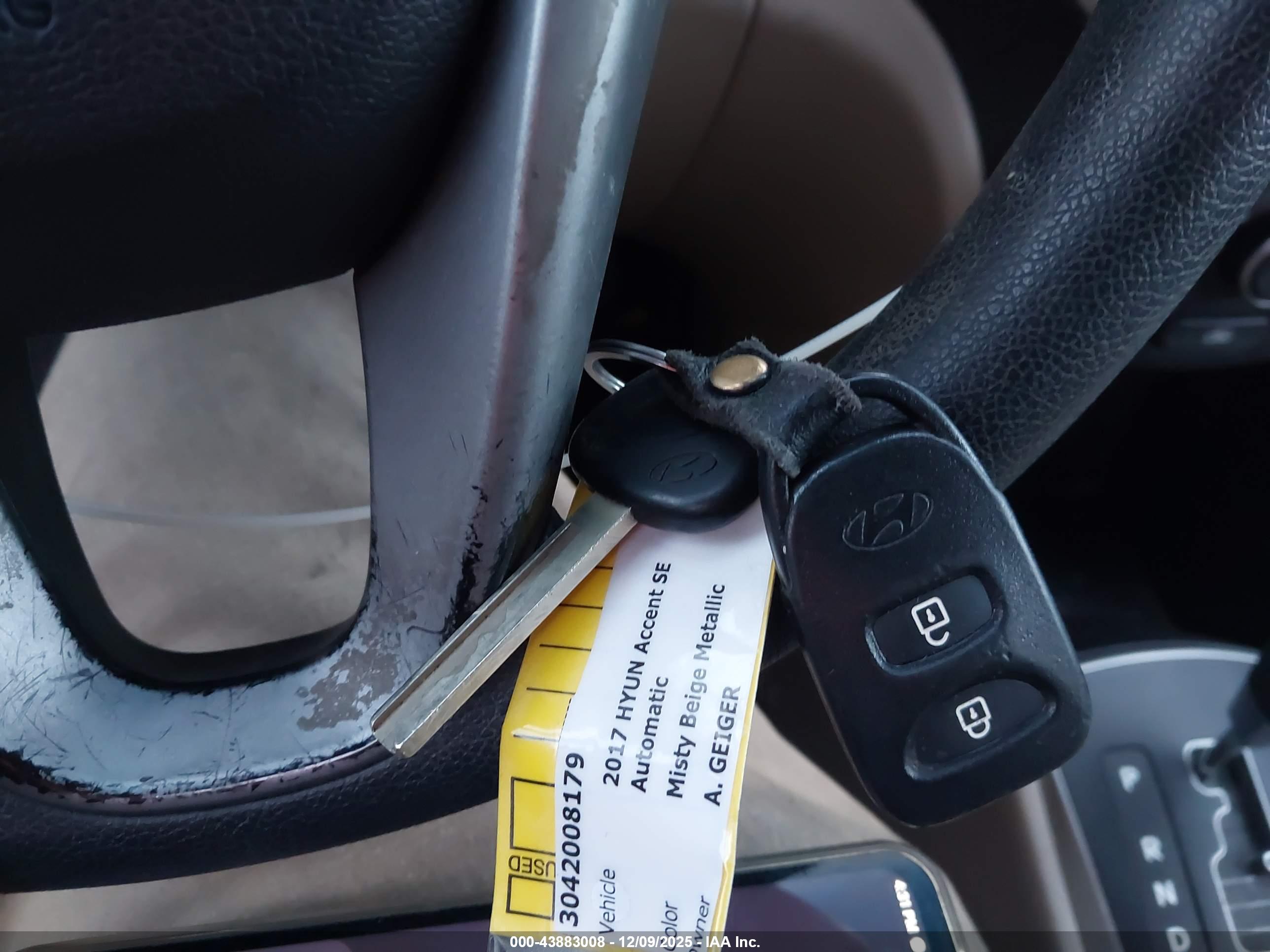 HYUNDAI ACCENT image 11