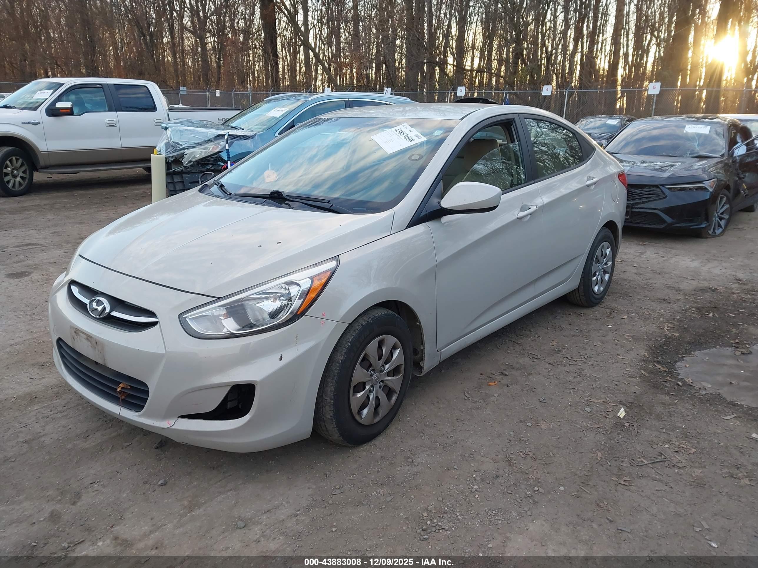 HYUNDAI ACCENT image 2