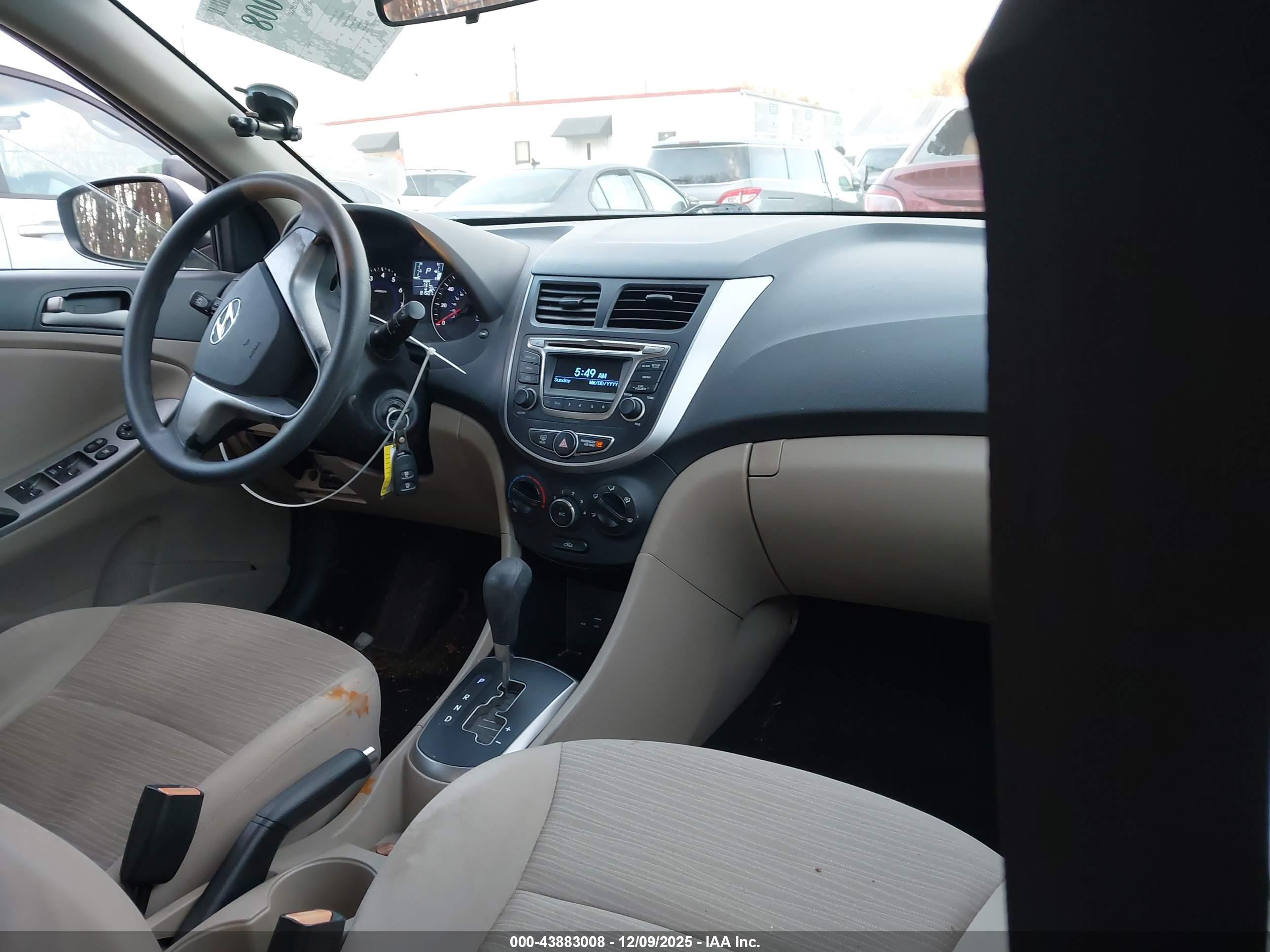 HYUNDAI ACCENT image 5