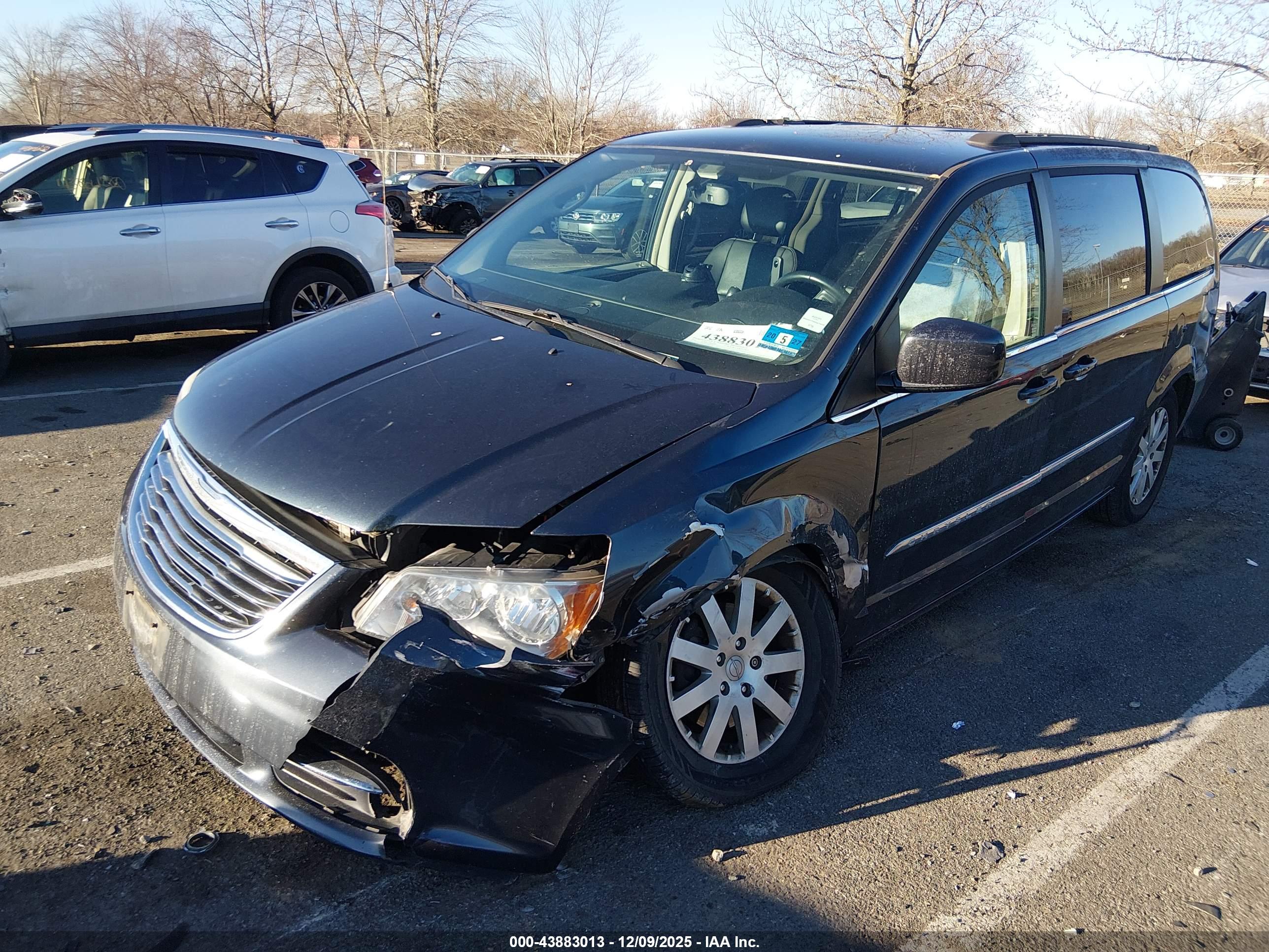 CHRYSLER TOWN image 2