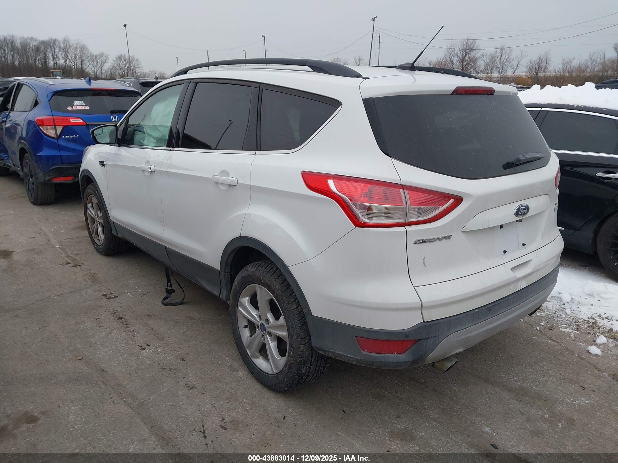 FORD ESCAPE image 3
