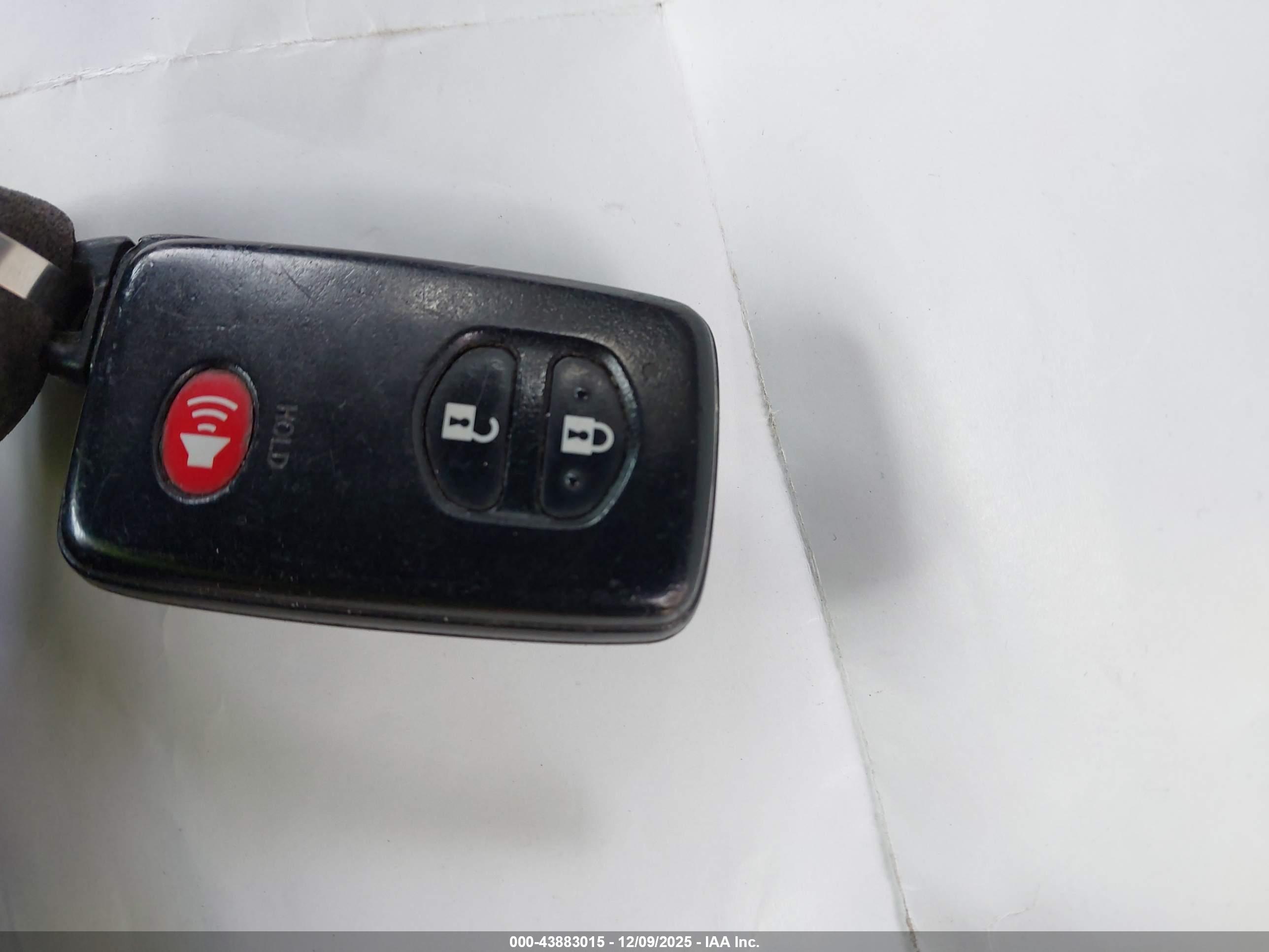 TOYOTA PRIUS image 11