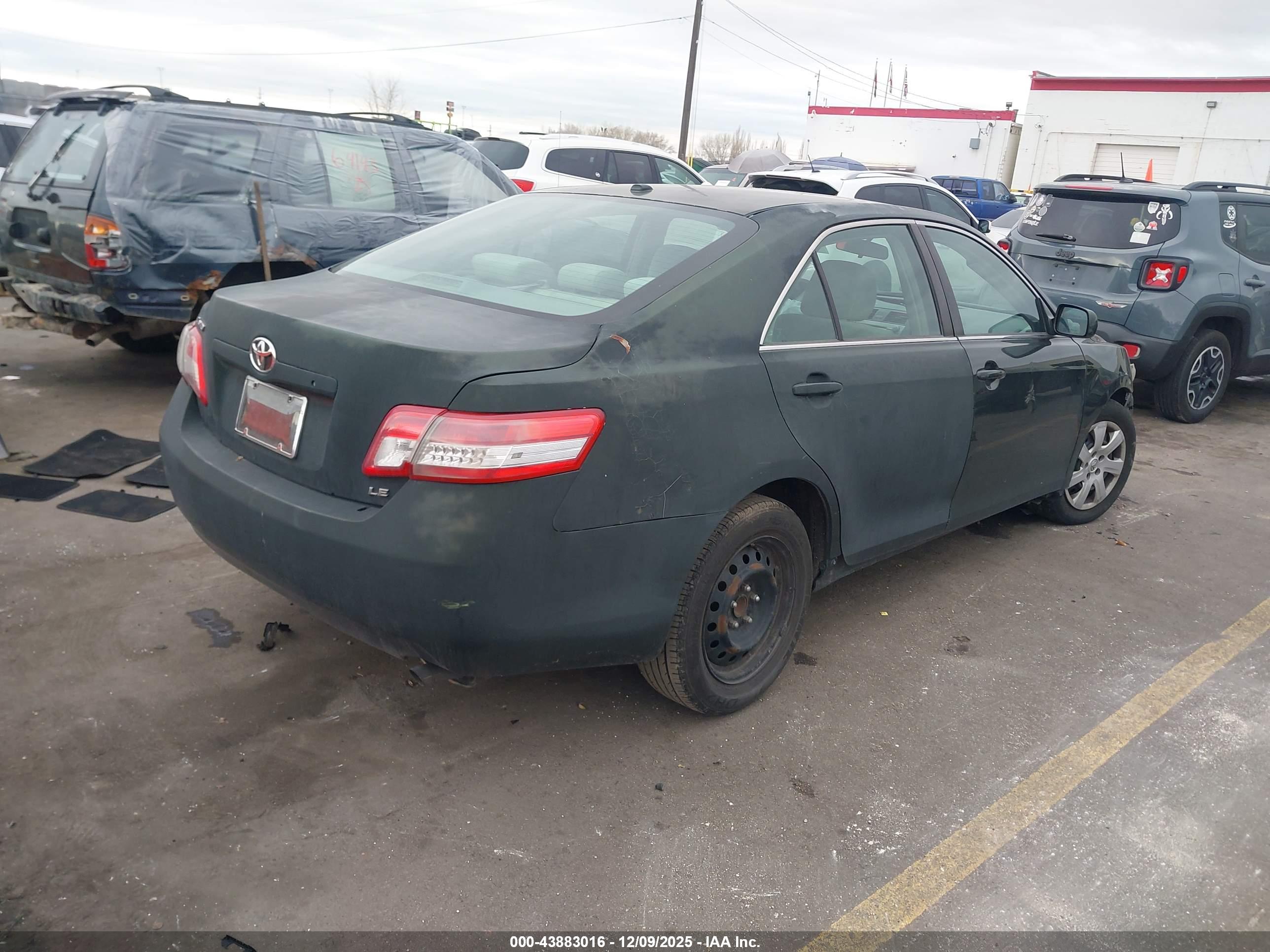 TOYOTA CAMRY image 4