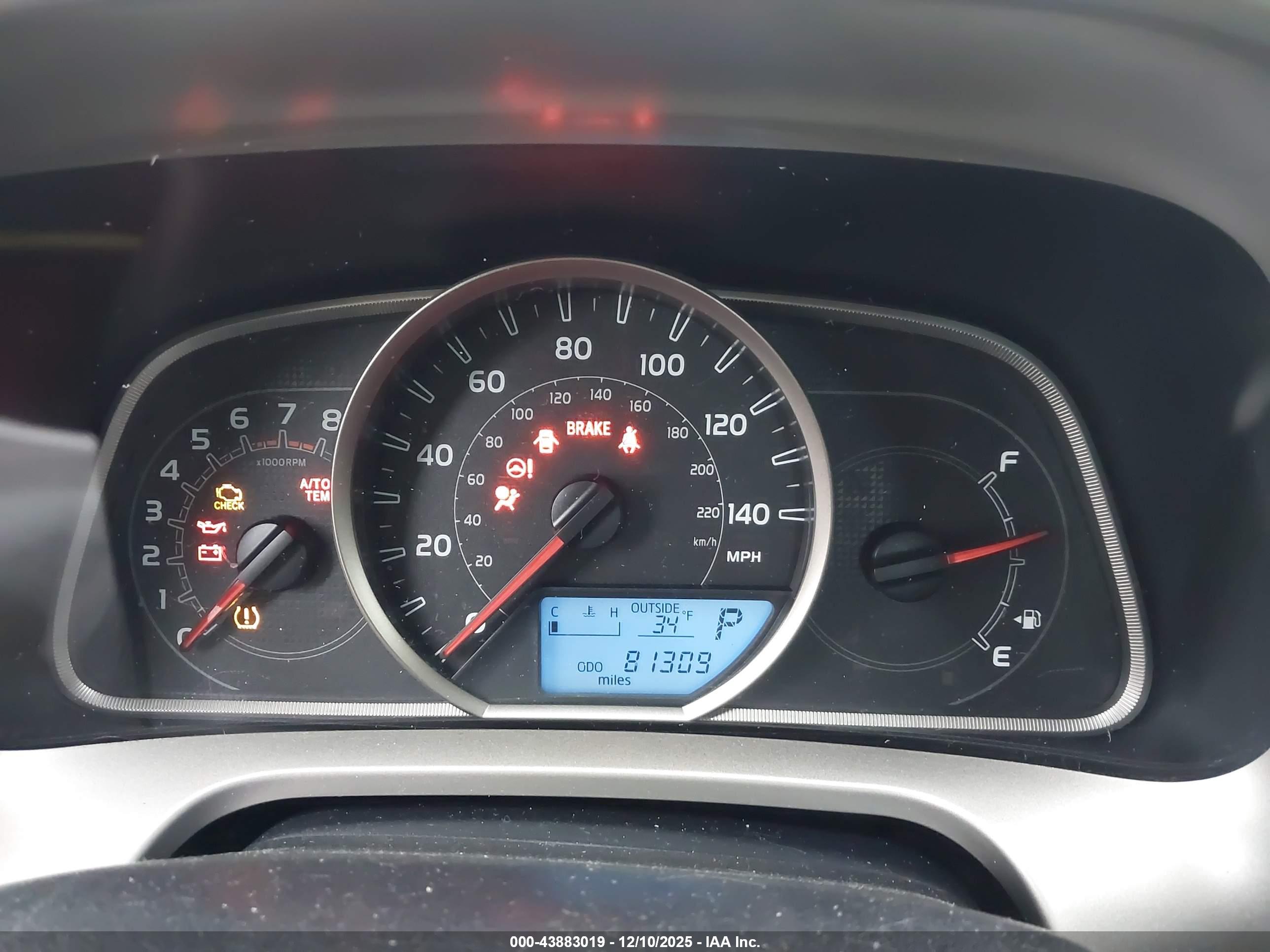 TOYOTA RAV4 image 7