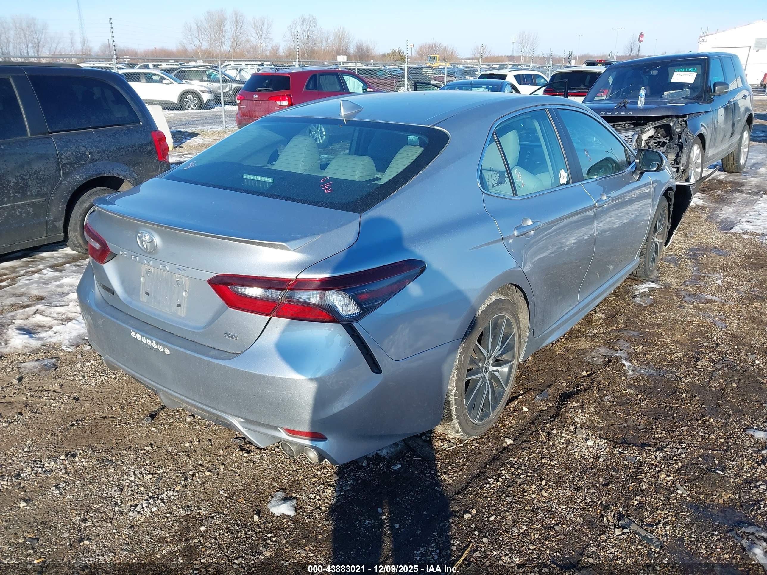 TOYOTA CAMRY image 4
