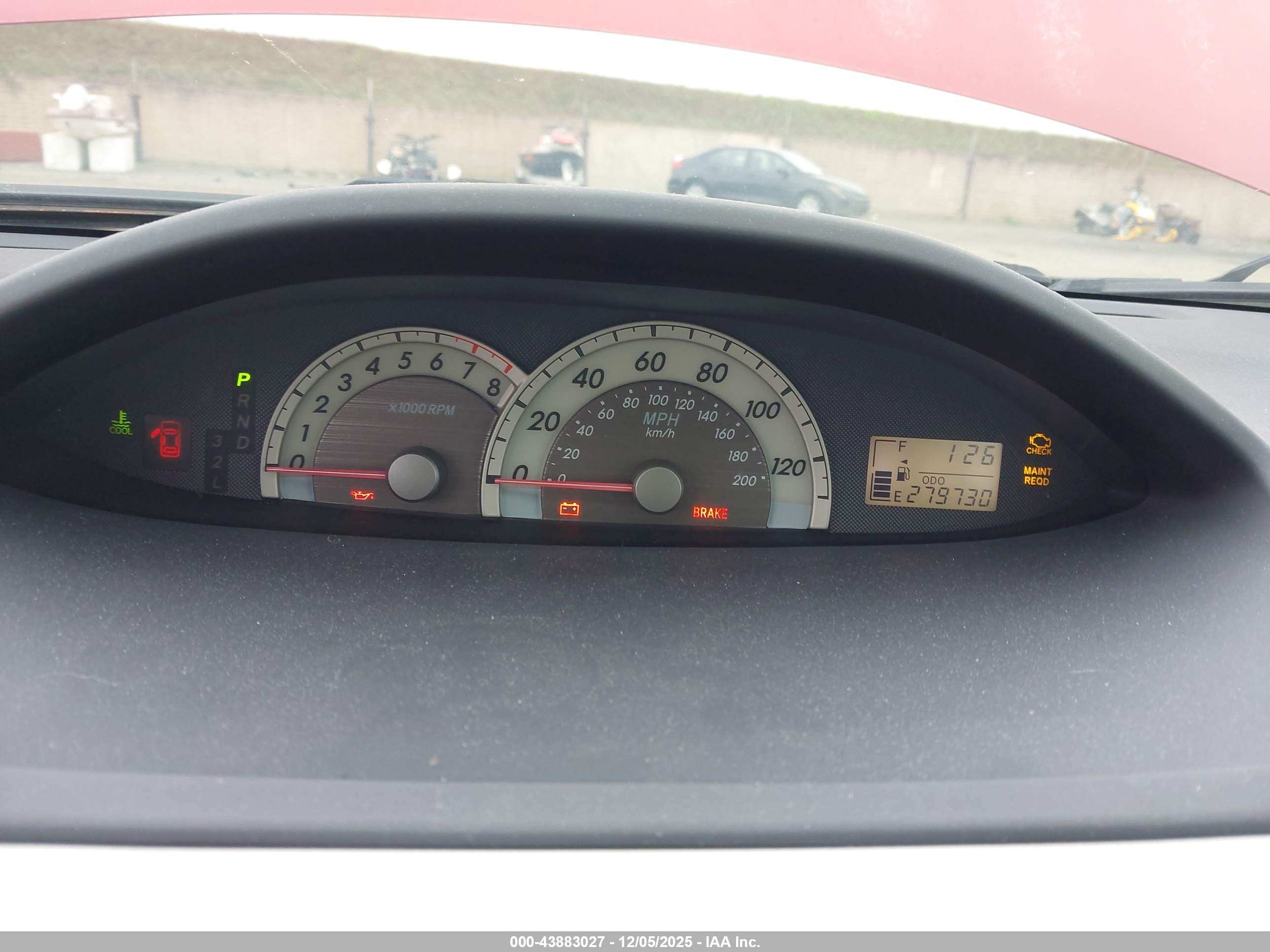 TOYOTA YARIS image 7