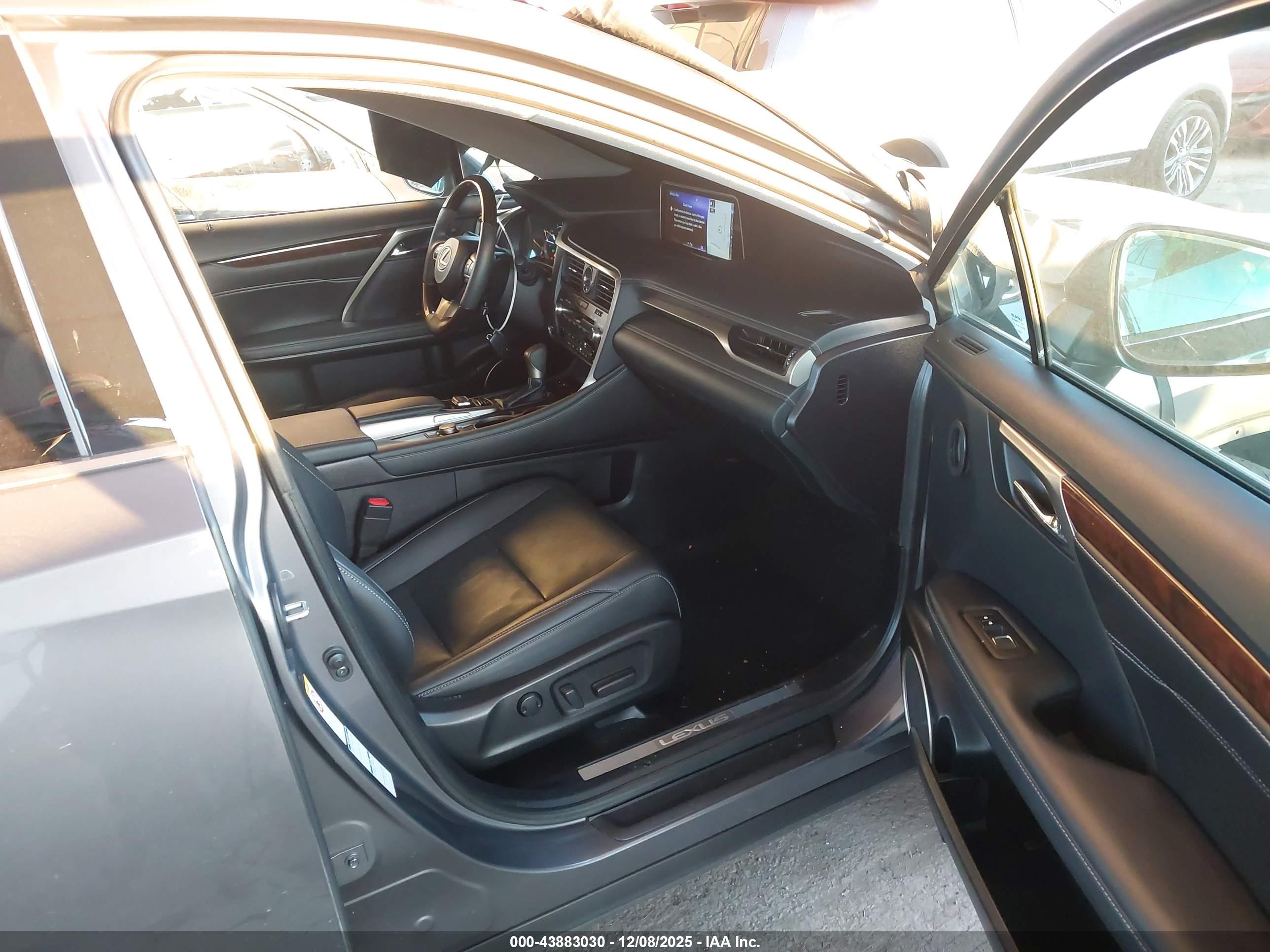 LEXUS RX image 5