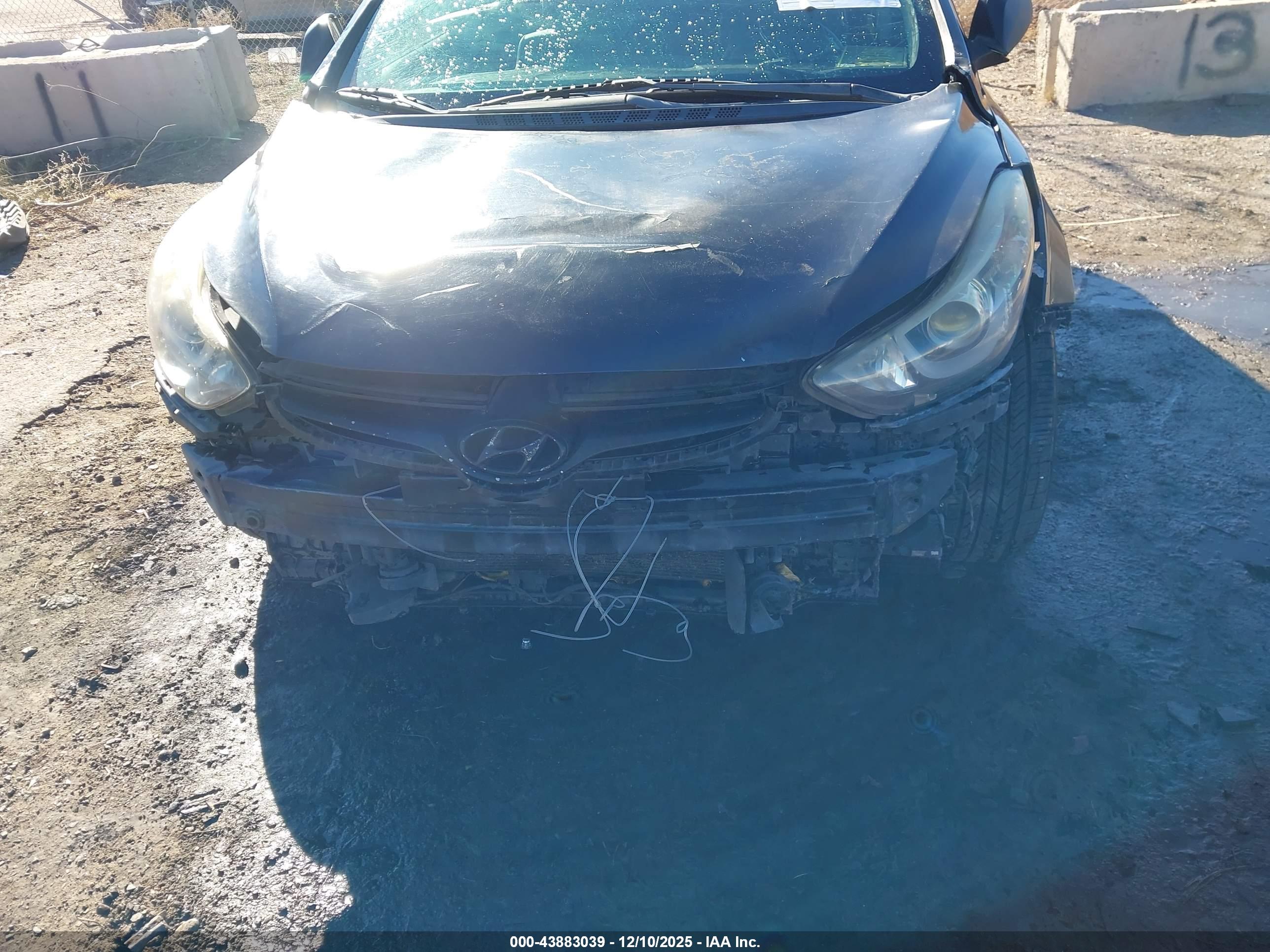 HYUNDAI ELANTRA image 6